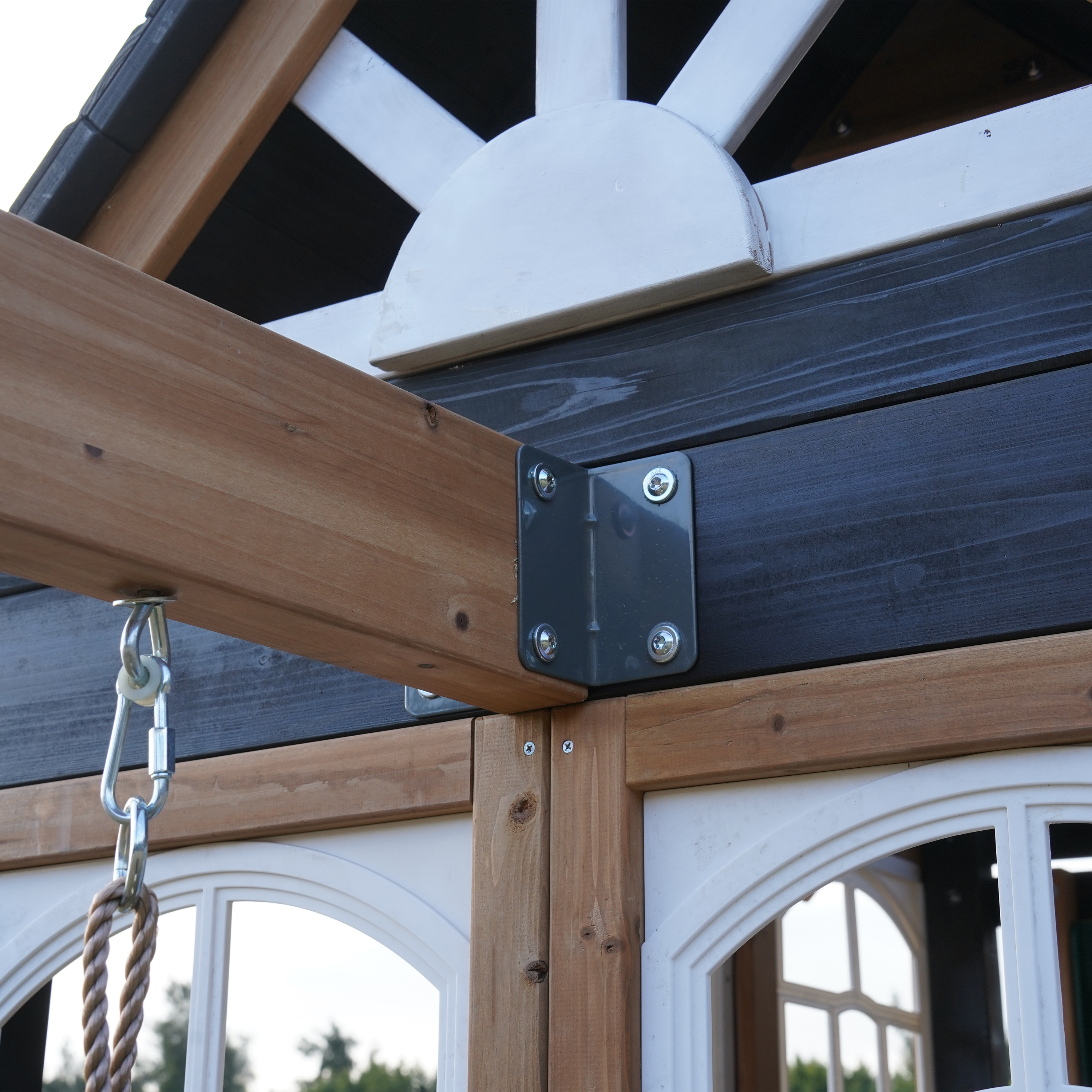 AXI Noud Climbing Frame with Playhouse, Swings, Trapeze and Climbing Wall – Purple Slide and Tube Slide