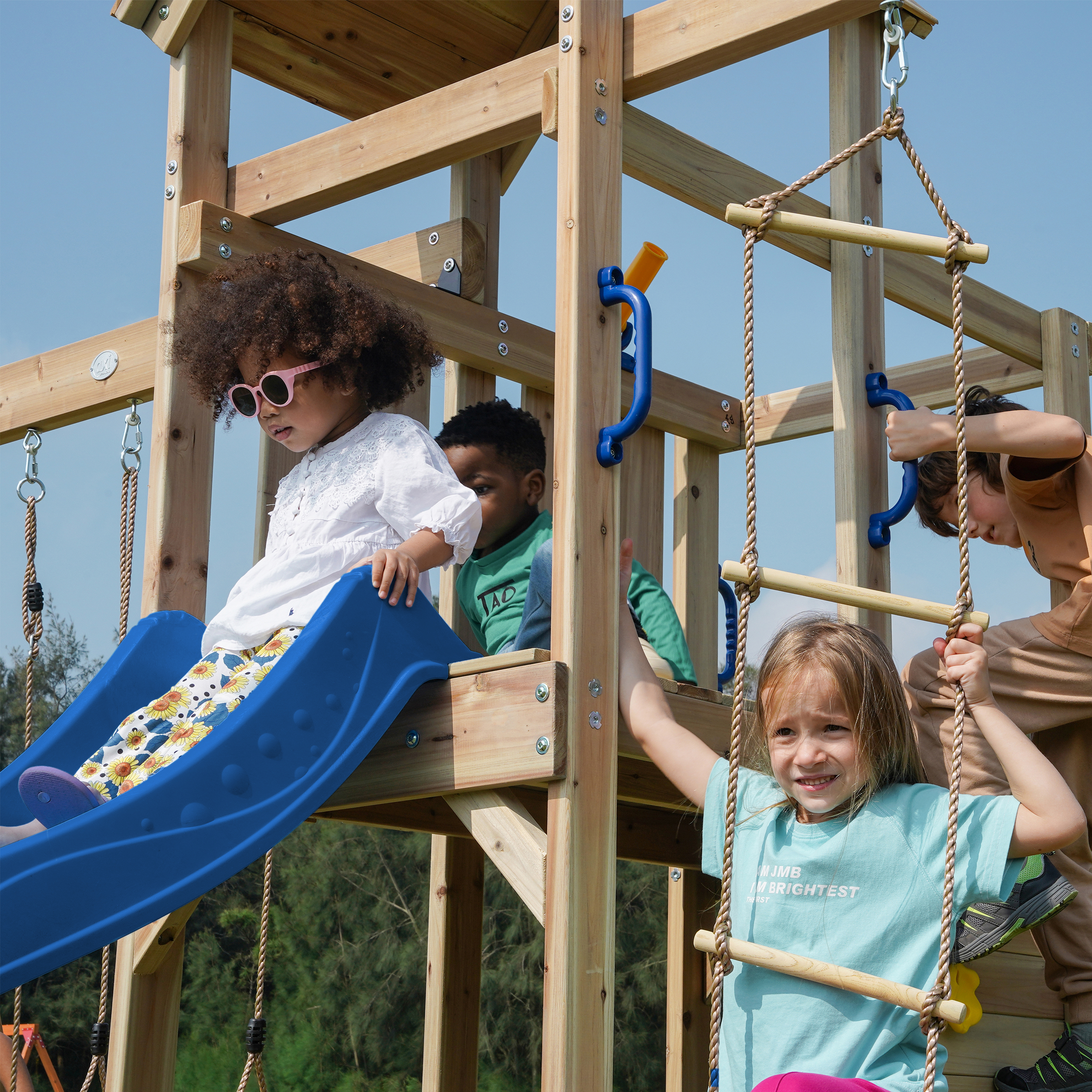 AXI Moos Play Set with Double Swing and Rope Ladder Brown - Blue Slide -8720365062100 AXI Moos Play Set with Double Swing and Rope Ladder Brown - Blue Slide