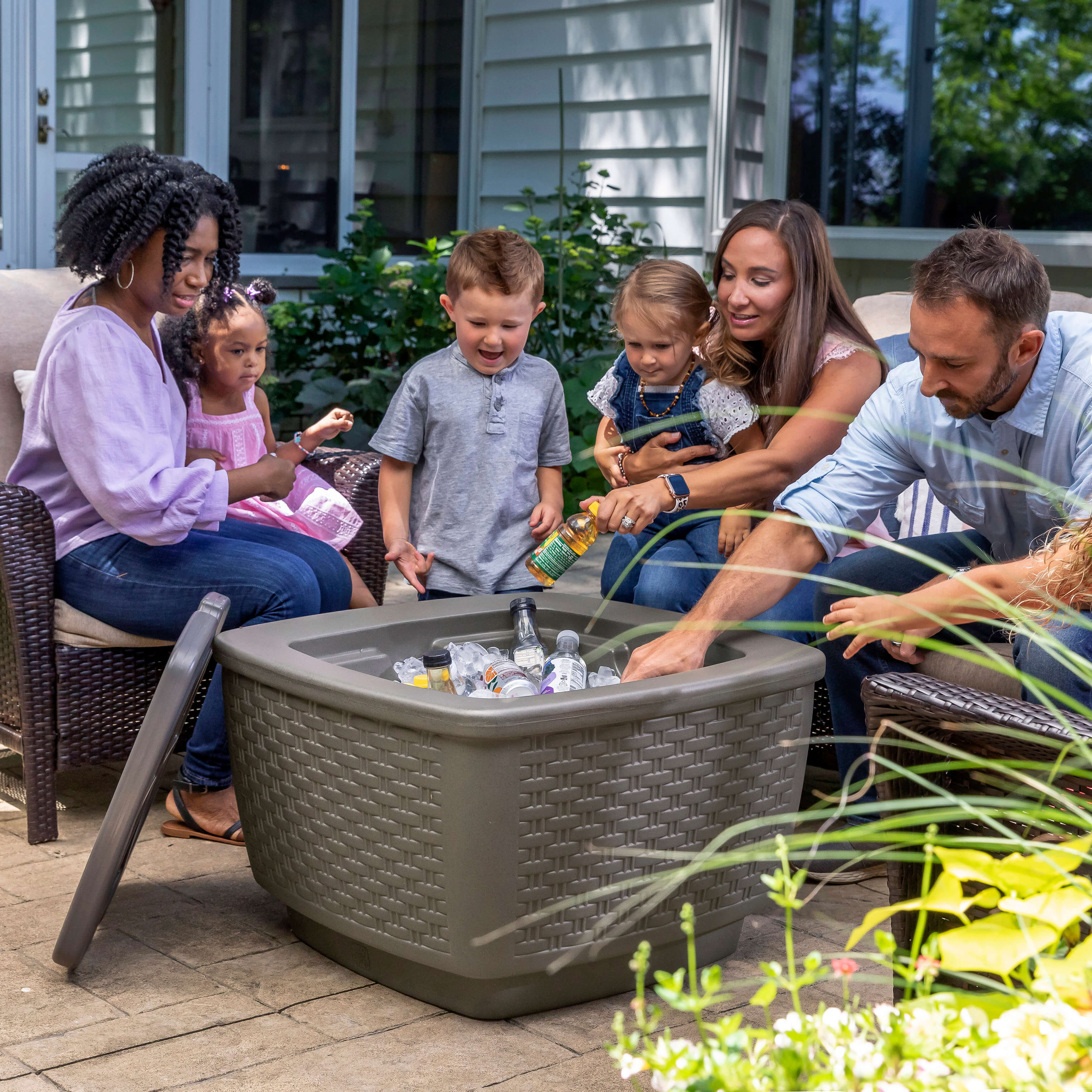 Step2 Just Chilling Patio Table & Ice Bin-0733538518395 Step2 Just Chilling Patio Table & Ice Bin