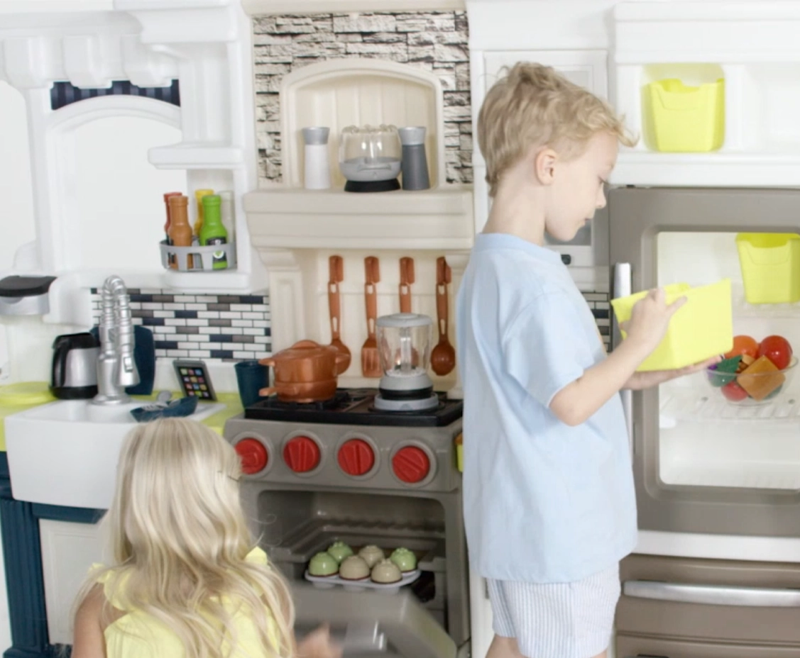Step2 Elegant Edge Play Kitchen