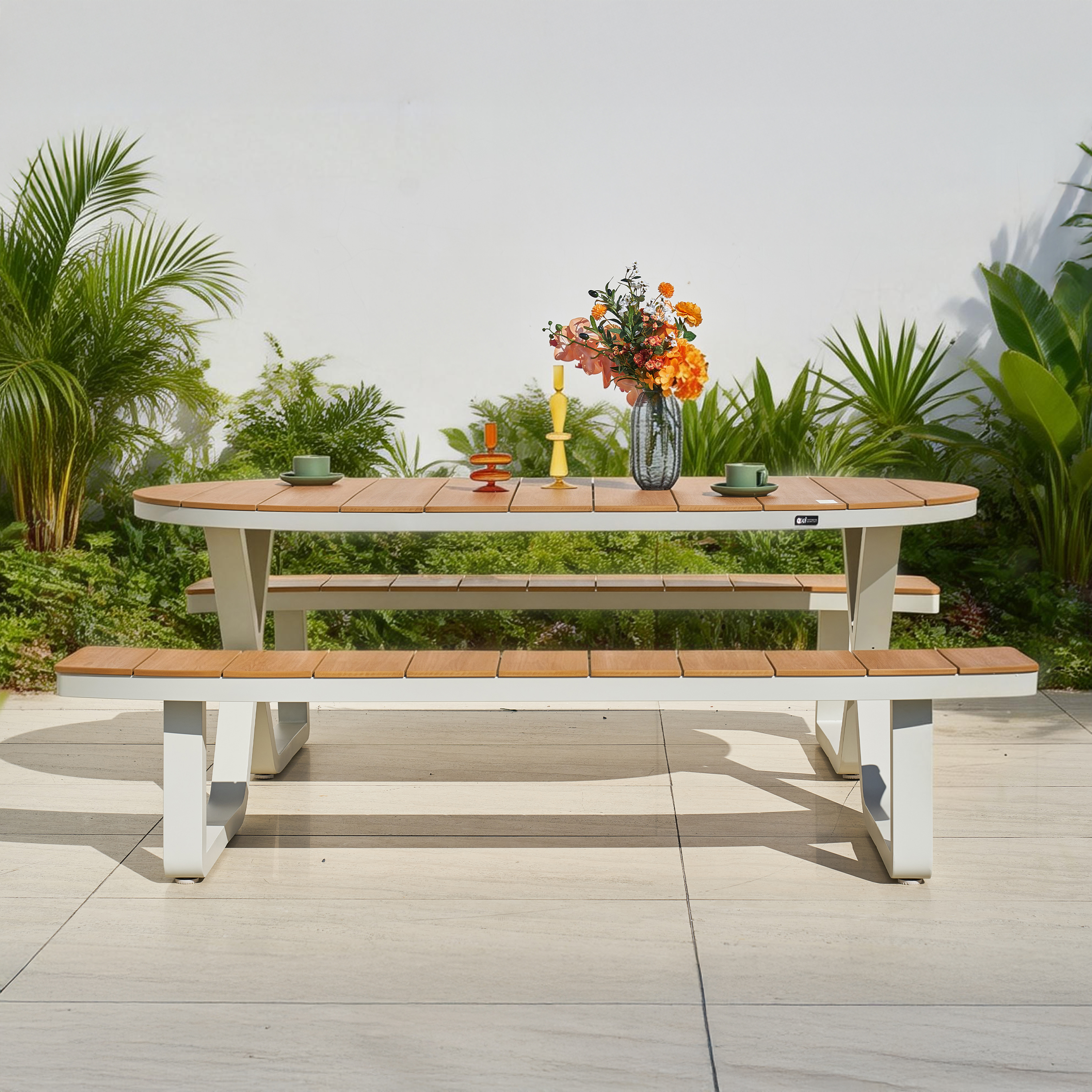 AXI Jax Picnic Table with 2 benches Oval – Sandy Beige/Teak-look Polywood