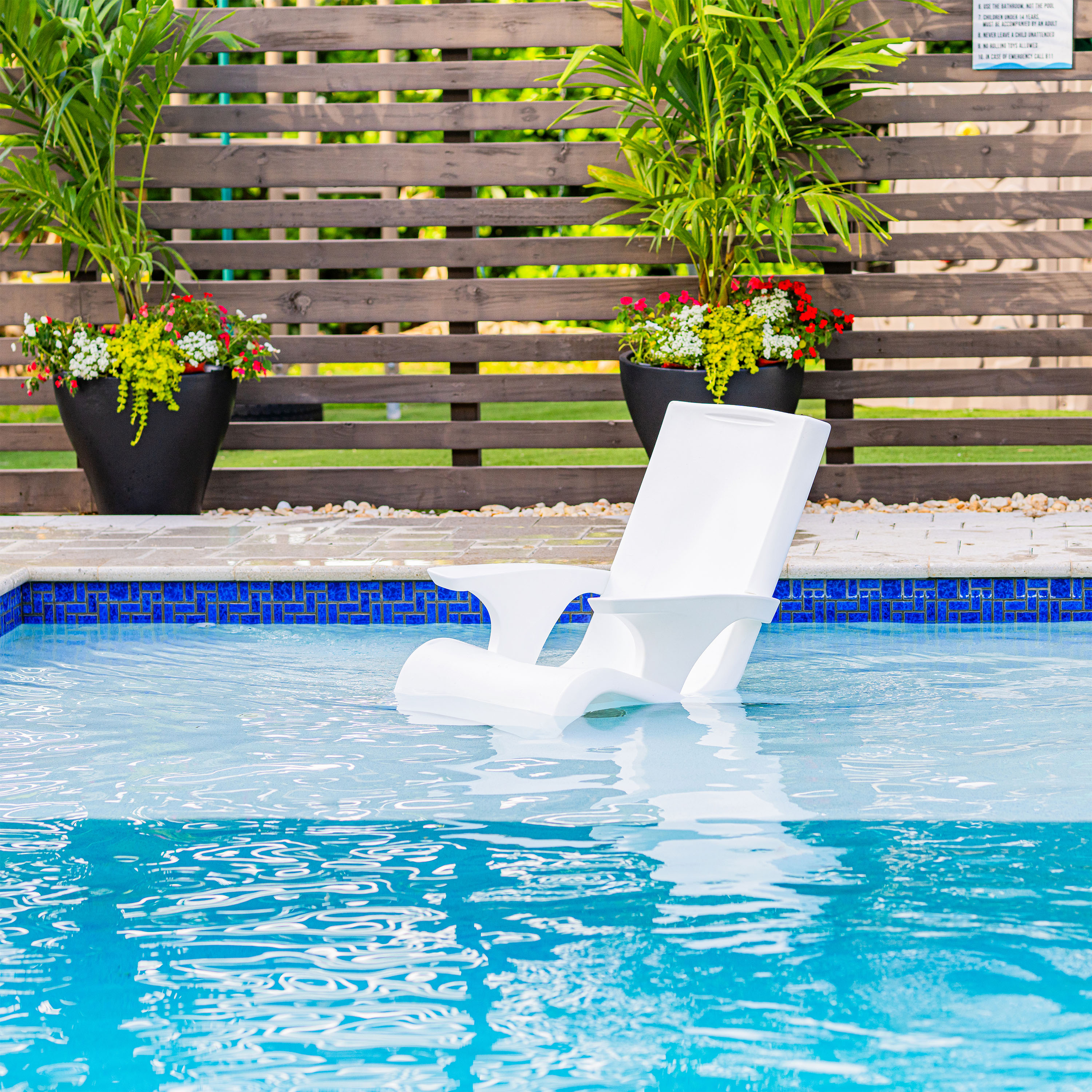 Step2 Vero Adirondack Pool Chair White