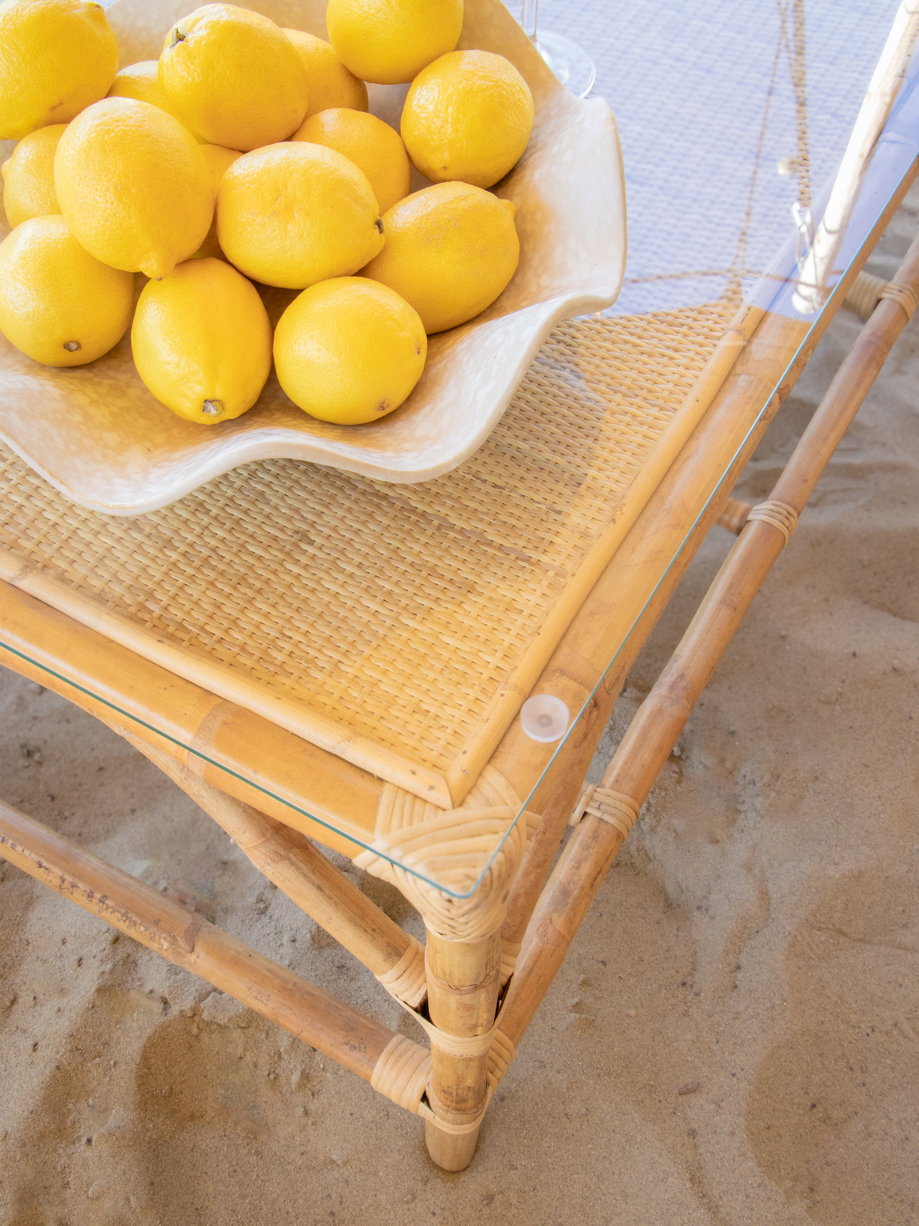 AXI Mary Rattan Lounge Set – 4-Piece with Sofa, Table, and 2 Chairs Natural/White-8720365066238 AXI Mary Rattan Lounge Set – 4-Piece with Sofa, Table, and 2 Chairs Natural/White