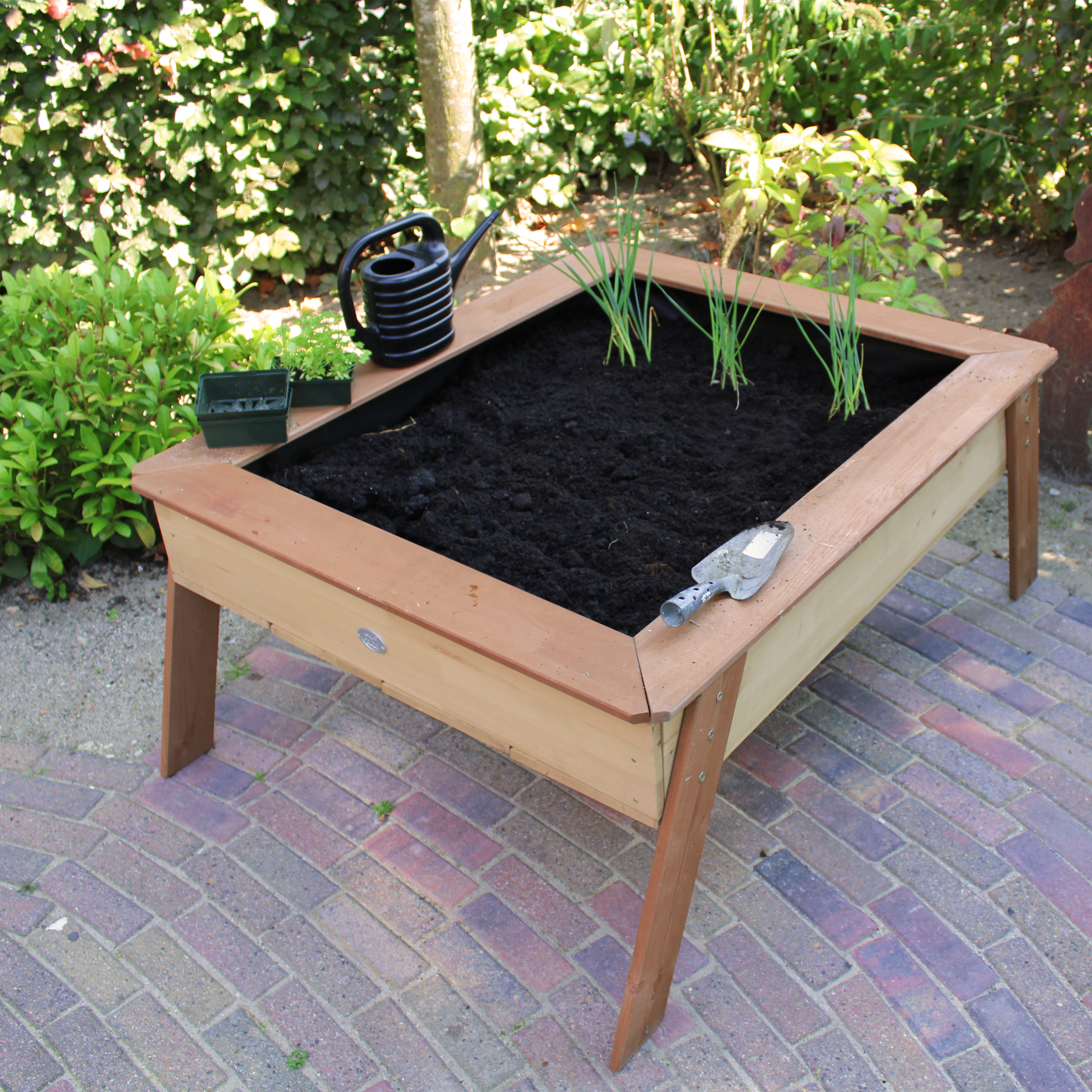 AXI Linda Sand & Gardening Table - Brown