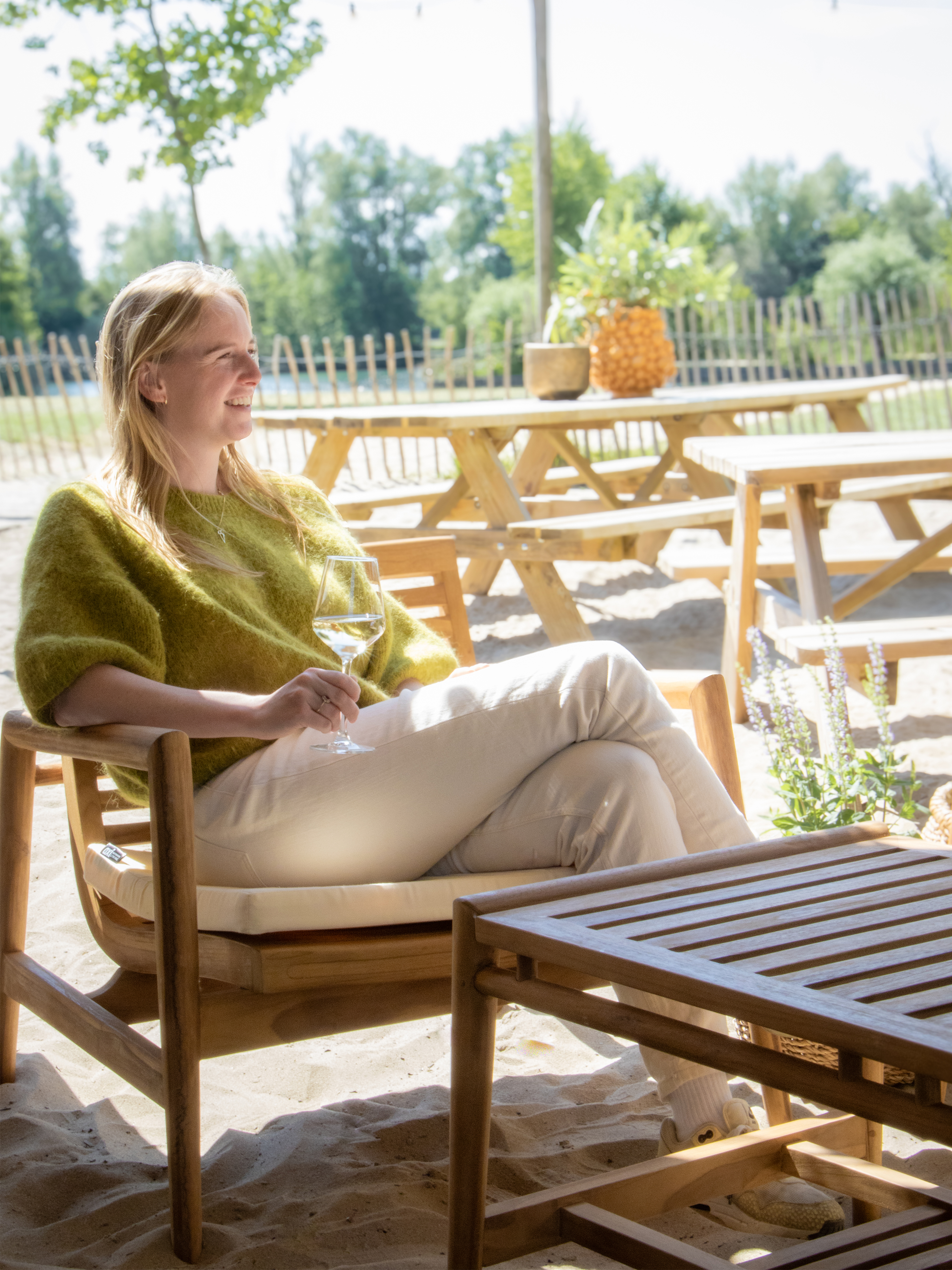 AXI June Lounge Set 4-piece with bench, table & 2 chairs - Teak/Cream