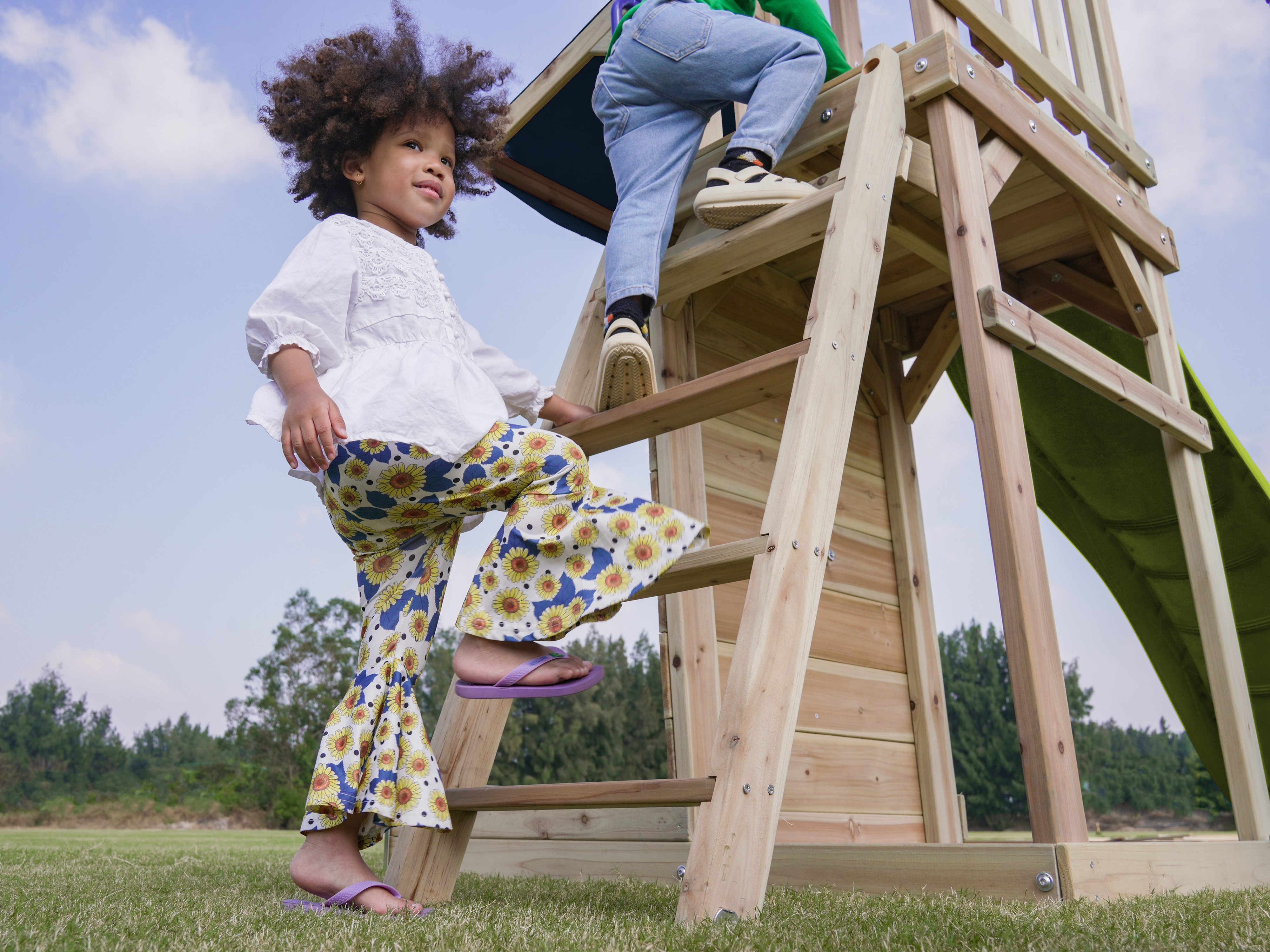 AXI Malik Climbing Frame with Double Swing Set - Lime Green Slide
