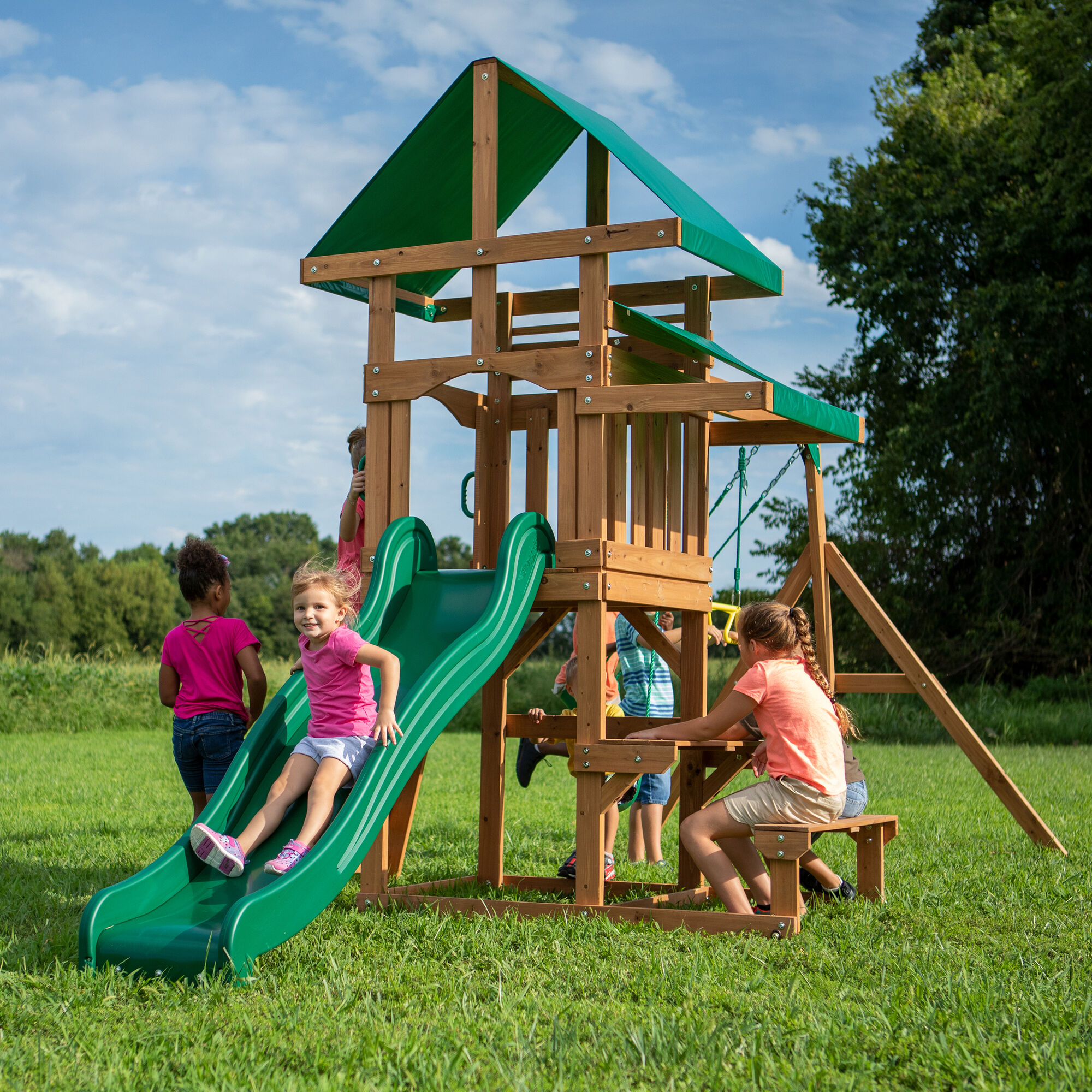 Backyard Discovery Belmont Speeltoren met Schommels en Glijbaan