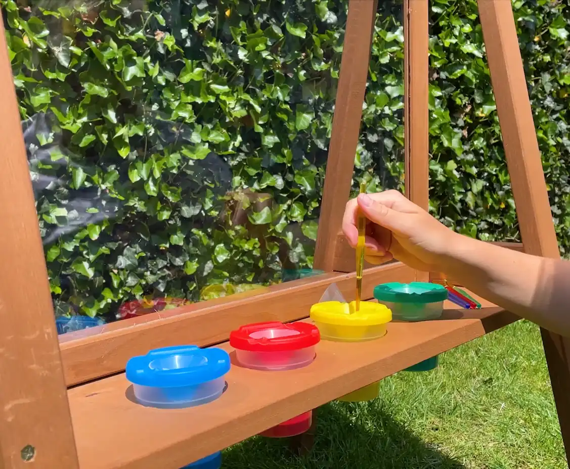 AXI Eric Activity Easel - Mörkbrun