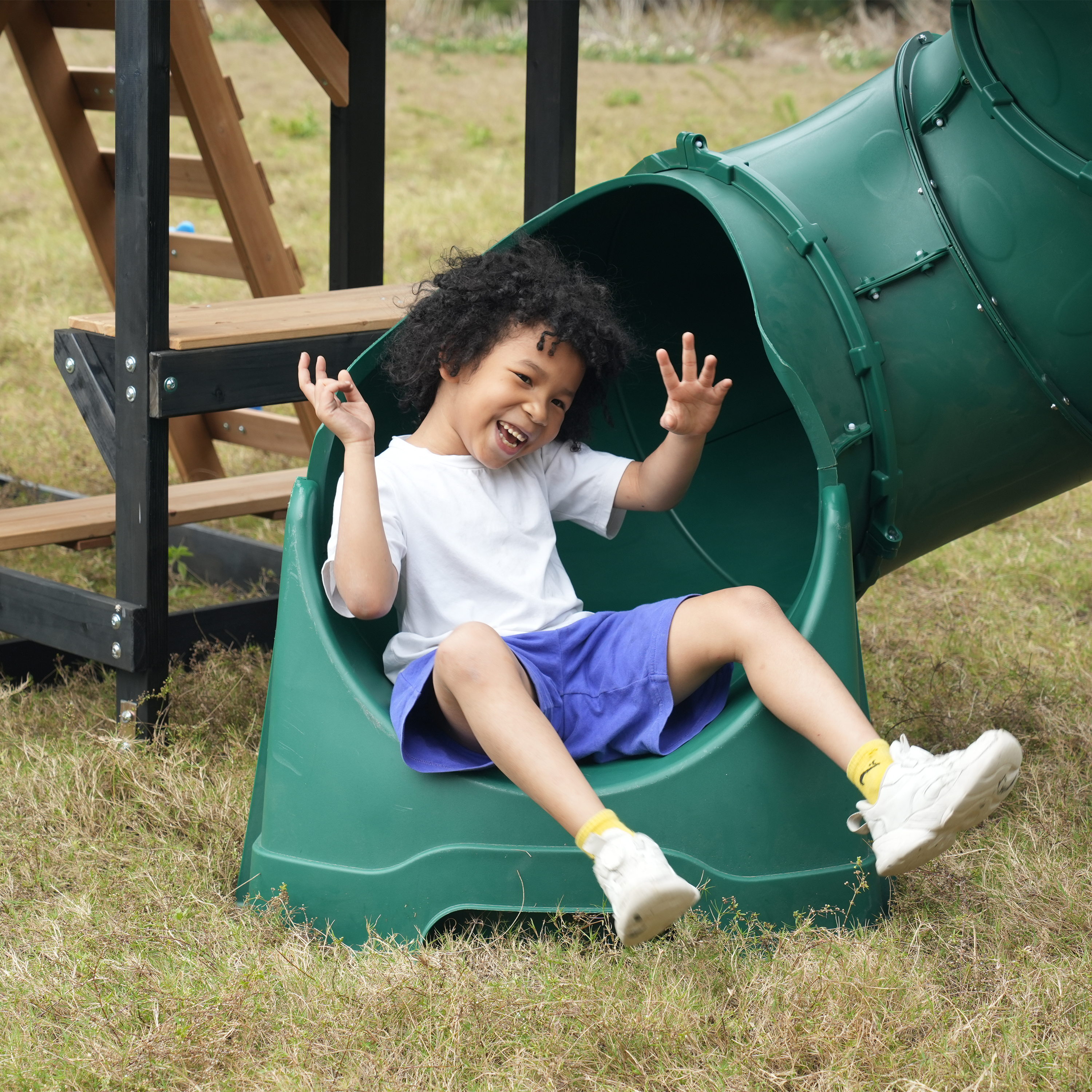 AXI Cody Climbing Frame with Swings, Trapeze and Climbing Wall – Cream Double Slide and Tube Slide