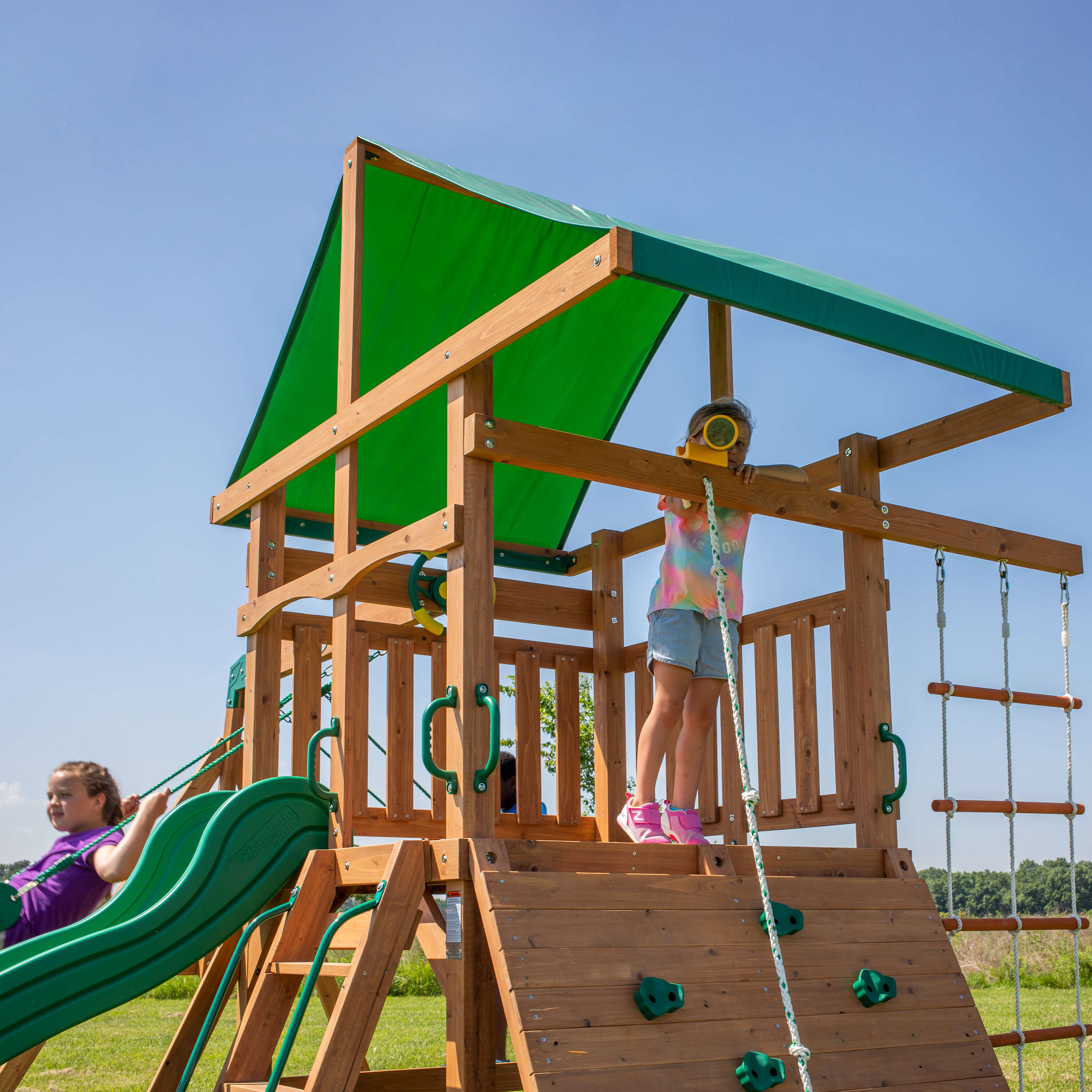 Backyard Discovery Grayson Peak Speeltoren met Schommels. Glijbaan en klimwand
