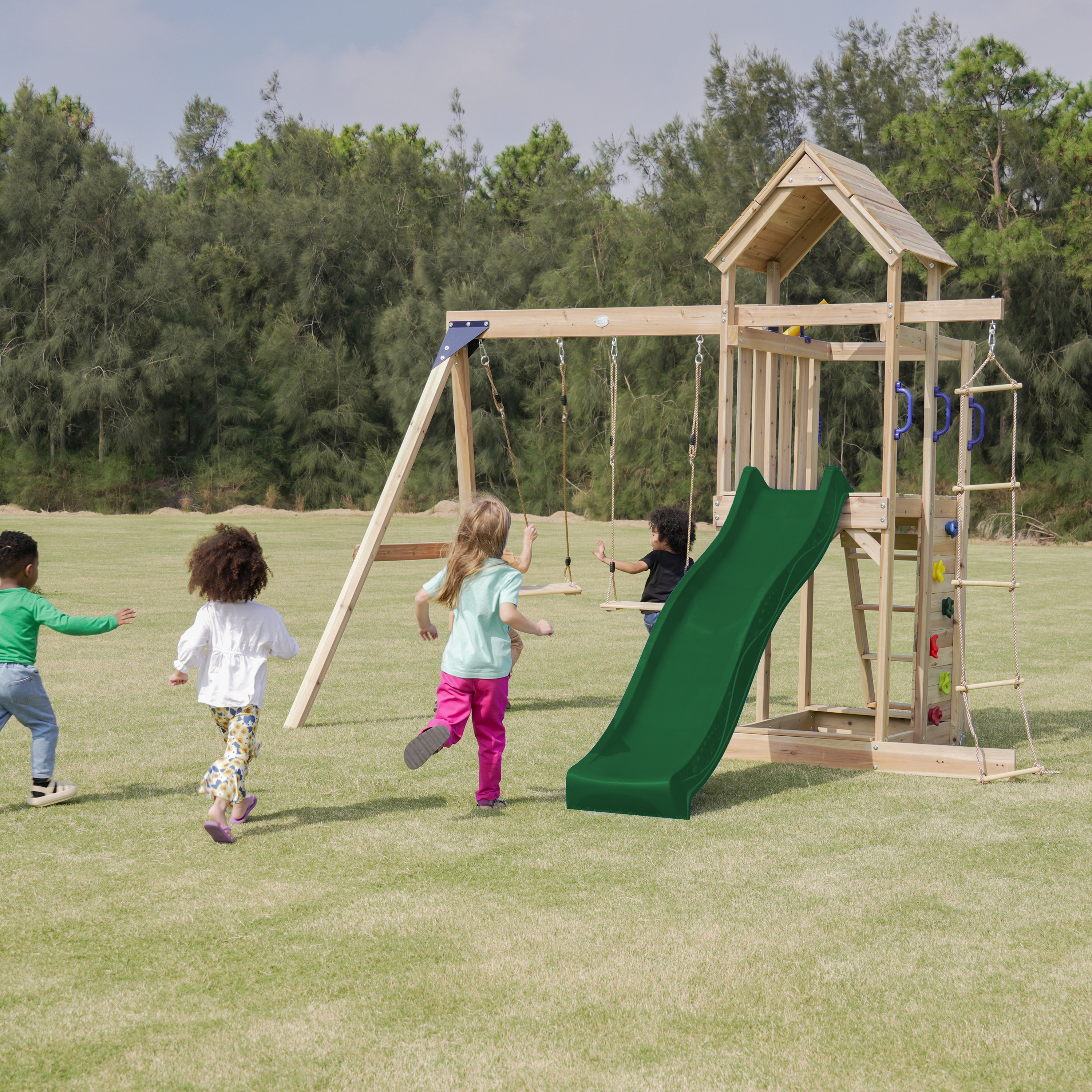 AXI Moos Speeltoestel met Dubbele Schommel en Touwladder Bruin – Groene Glijbaan -8720365064517 AXI Moos Speeltoestel met Dubbele Schommel en Touwladder Bruin – Groene Glijbaan