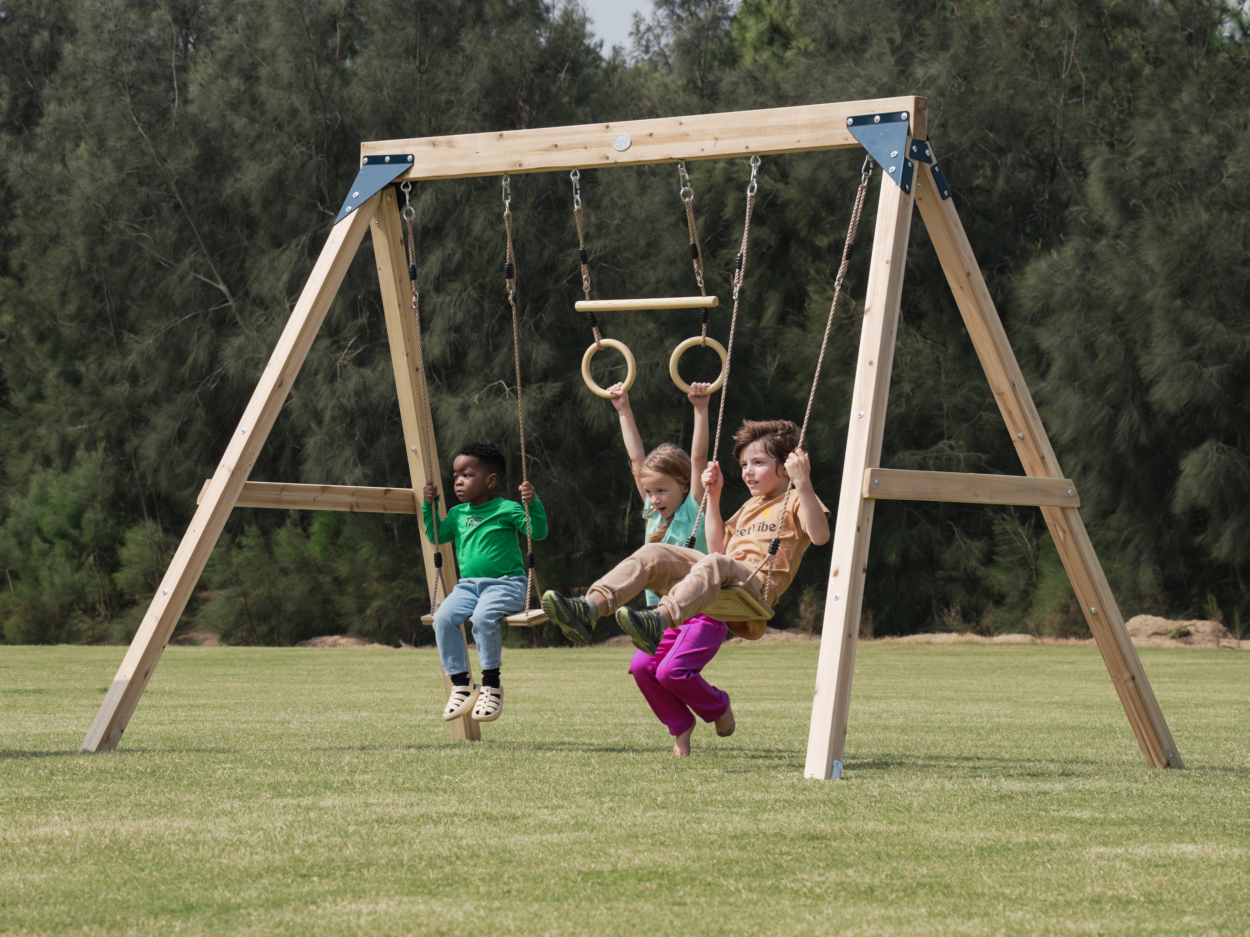 AXI Maya Dubbele houten Schommel met Trapeze Bruin