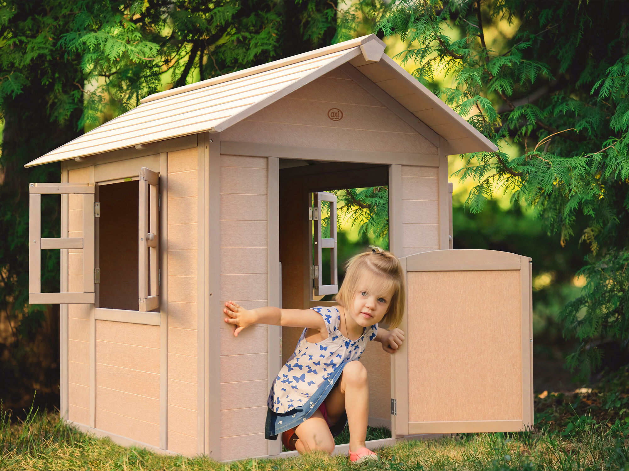 AXI Lakeside Valley Green playhouse