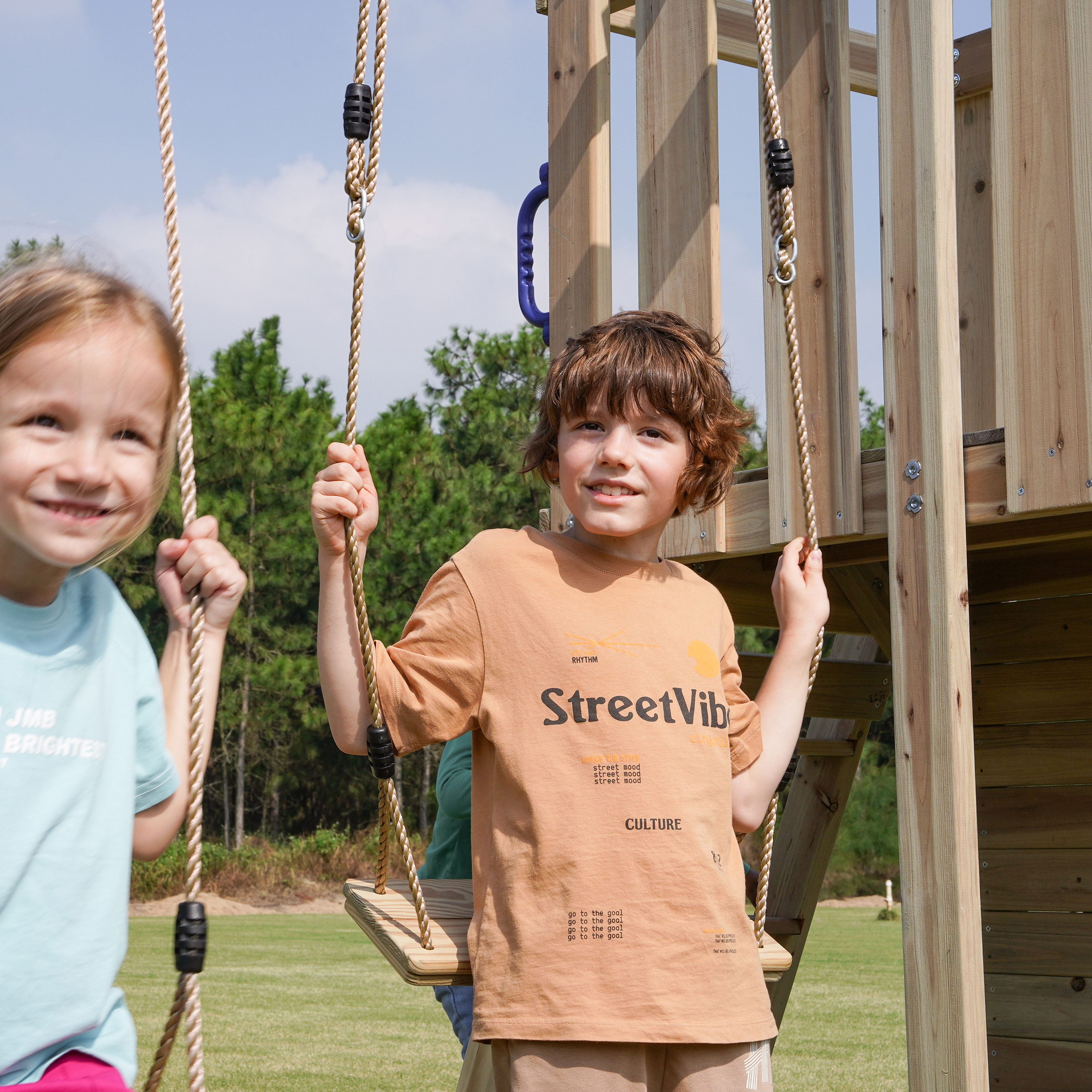 AXI Moos Play Set with Double Swing and Rope Ladder Brown - Blue Slide -8720365062100 AXI Moos Play Set with Double Swing and Rope Ladder Brown - Blue Slide