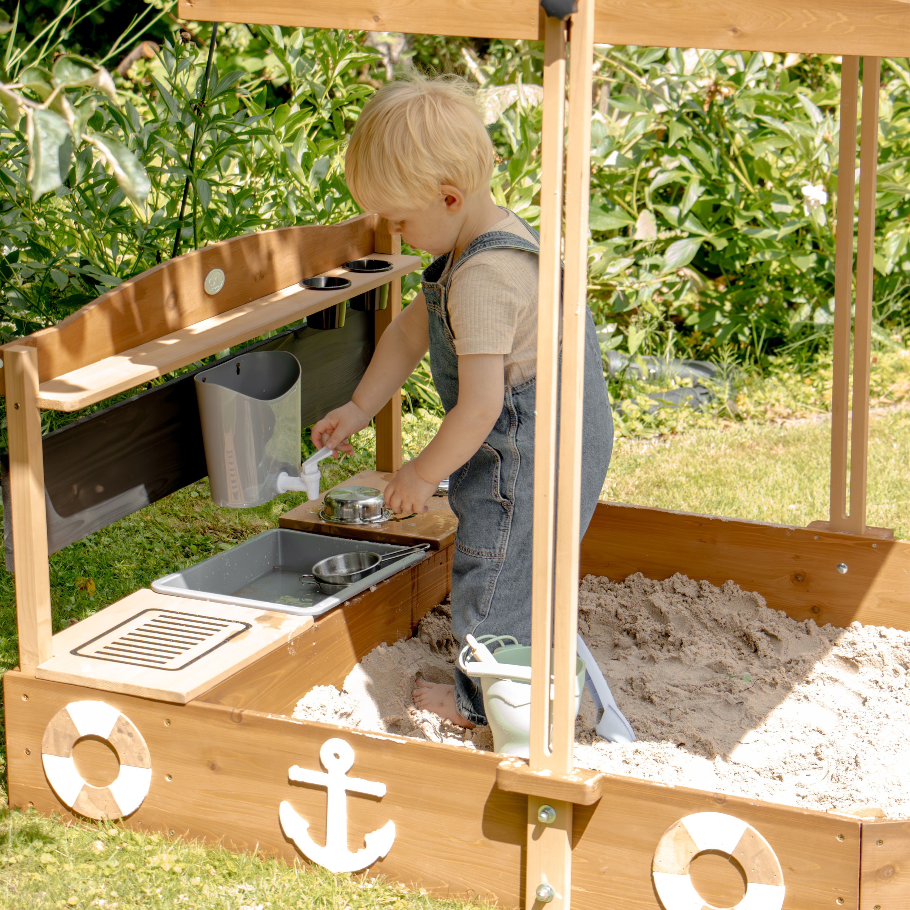 AXI Dora Boat Sandbox with Play Kitchen and Roof 160 x 100 cm Brown/Anthracite-8720365066375 AXI Dora Boat Sandbox with Play Kitchen and Roof 160 x 100 cm Brown/Anthracite