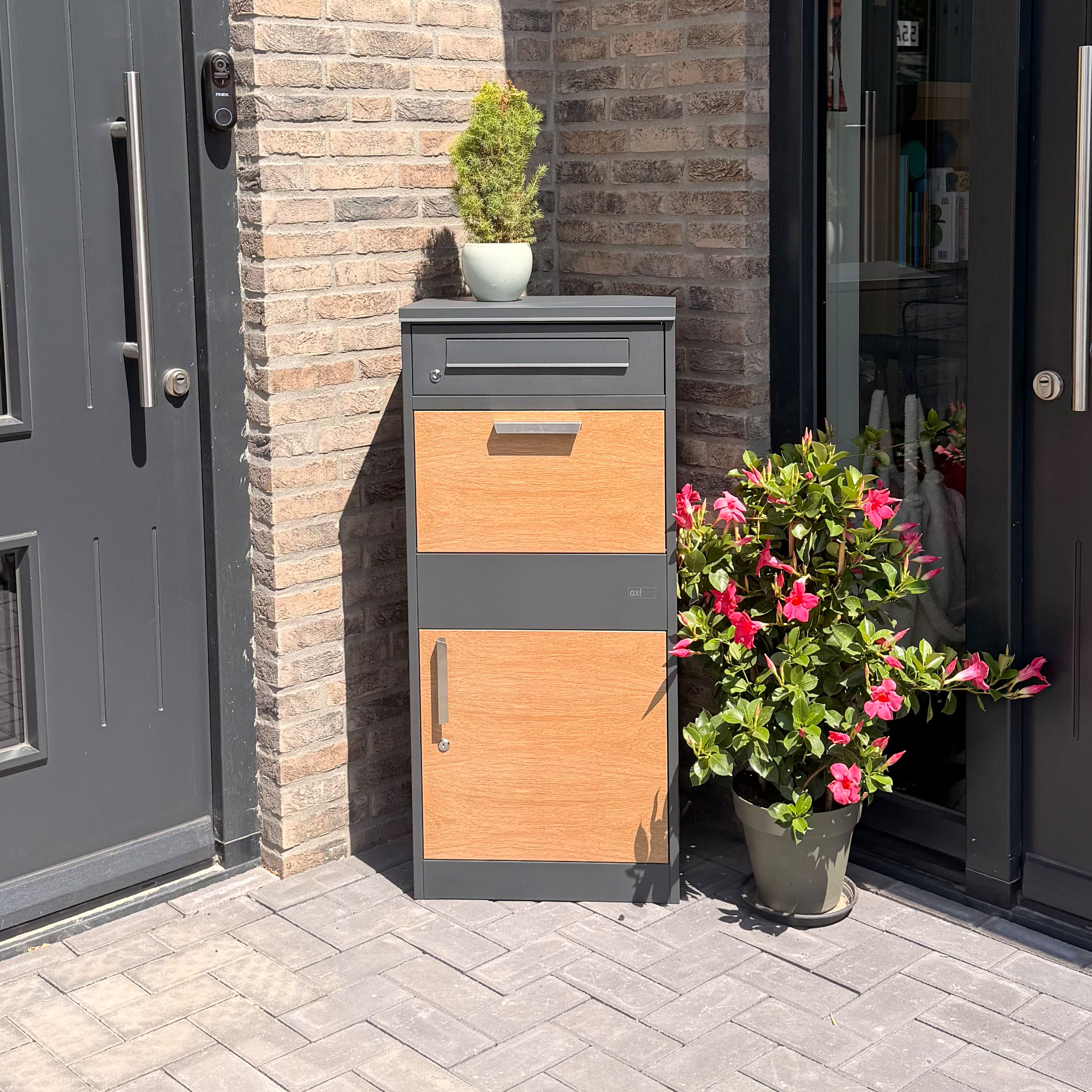 AXI Levi Metal Parcel Mailbox in Anthracite/Wood Look