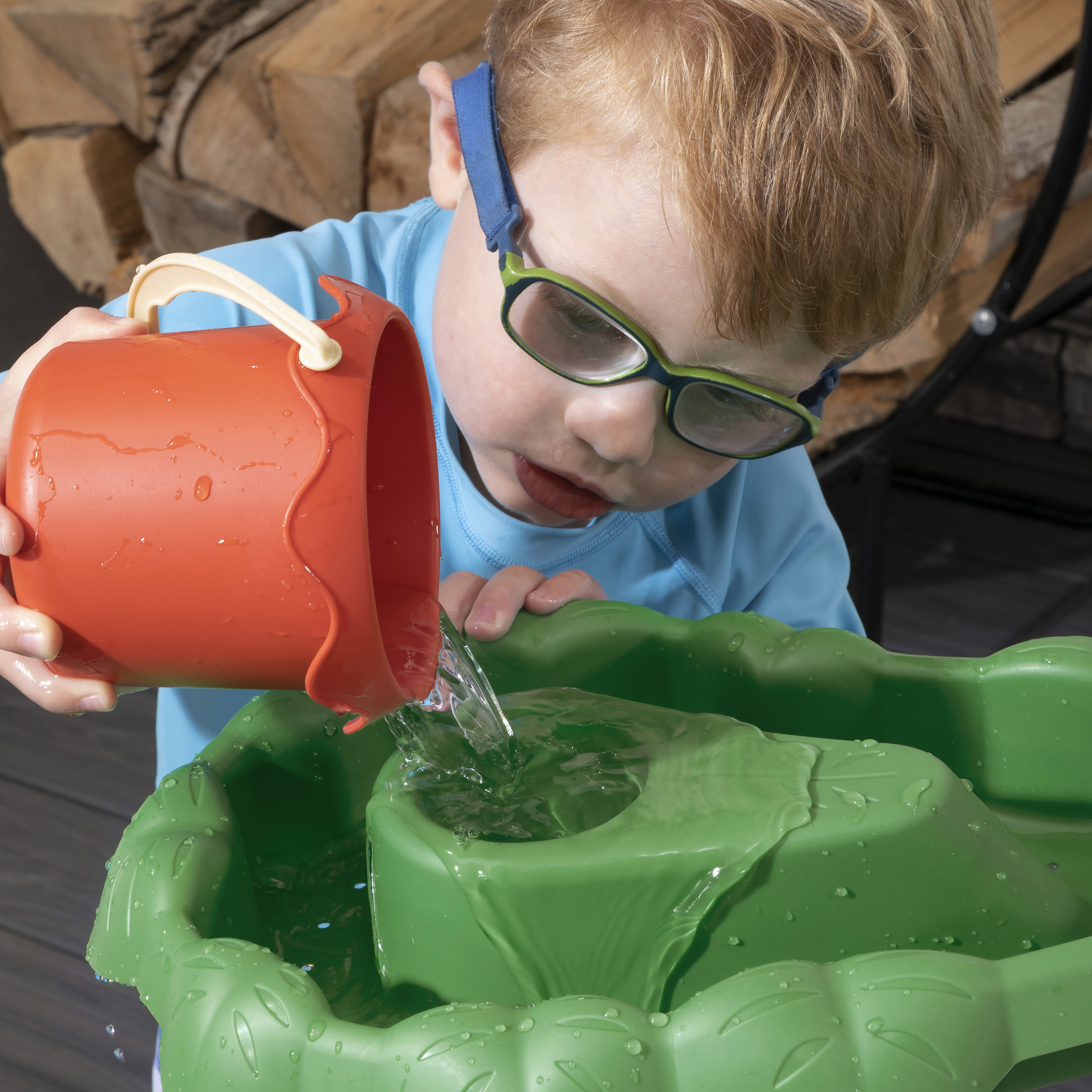 Step2 Dino Showers Water Table