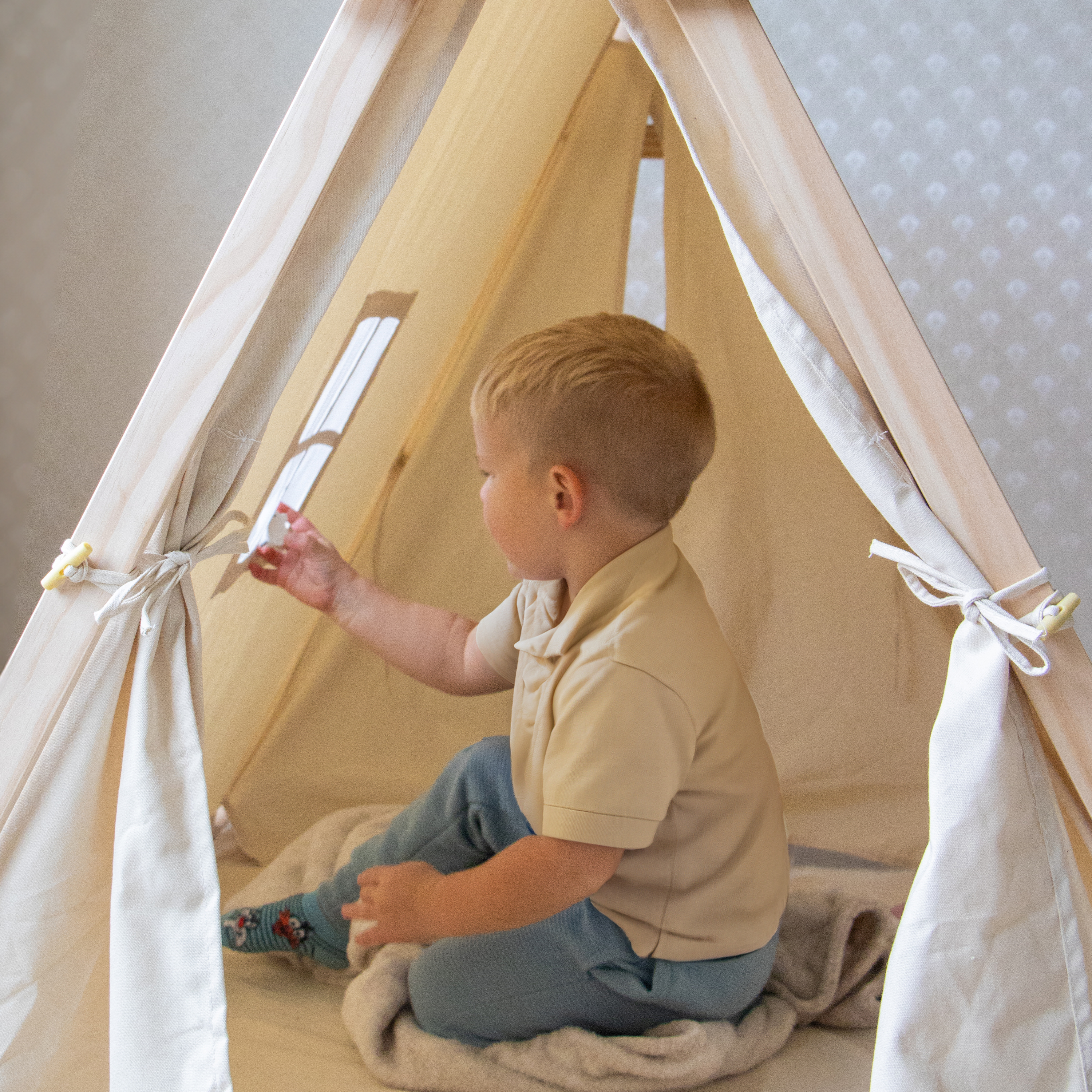 Sienna playtent with flags Cream