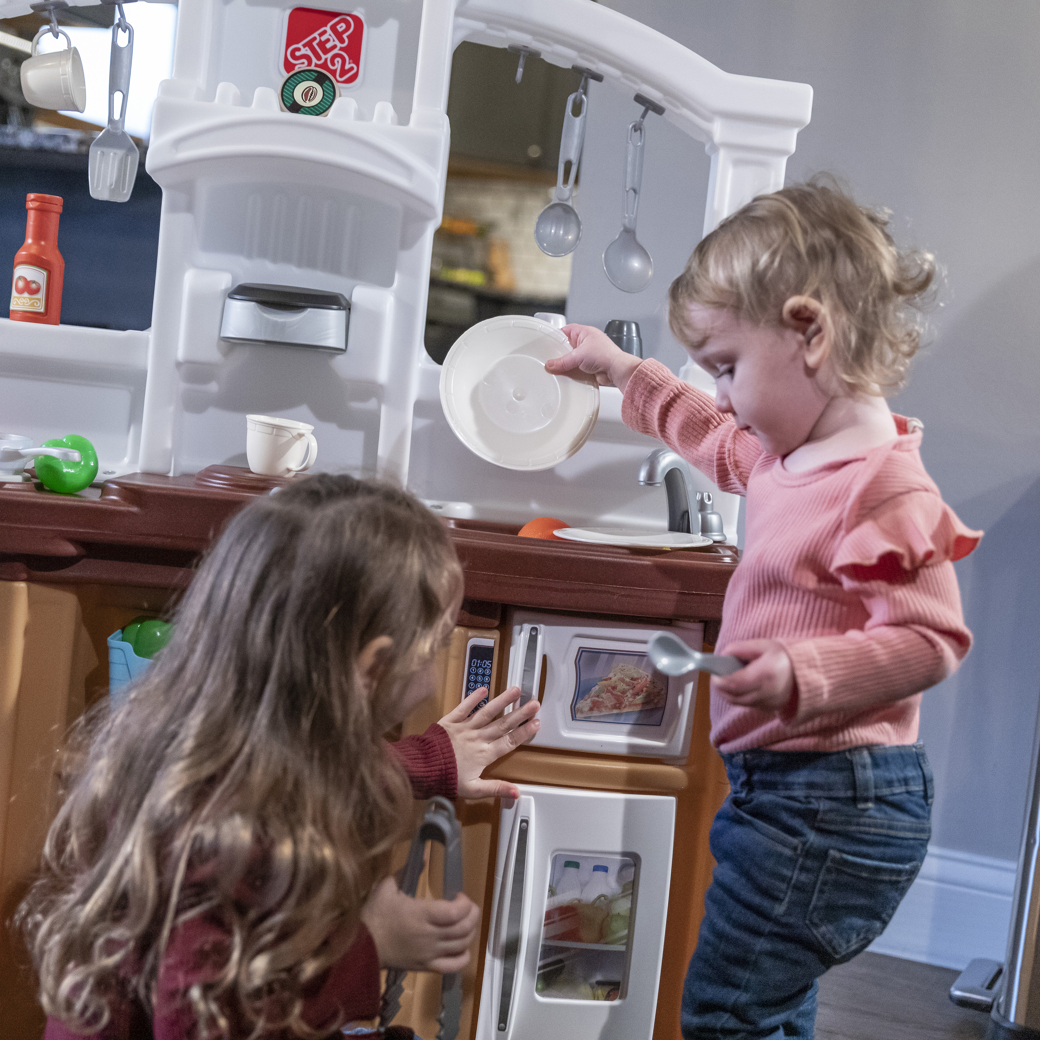 Step2 Fun with Friends Speelkeuken Bruin