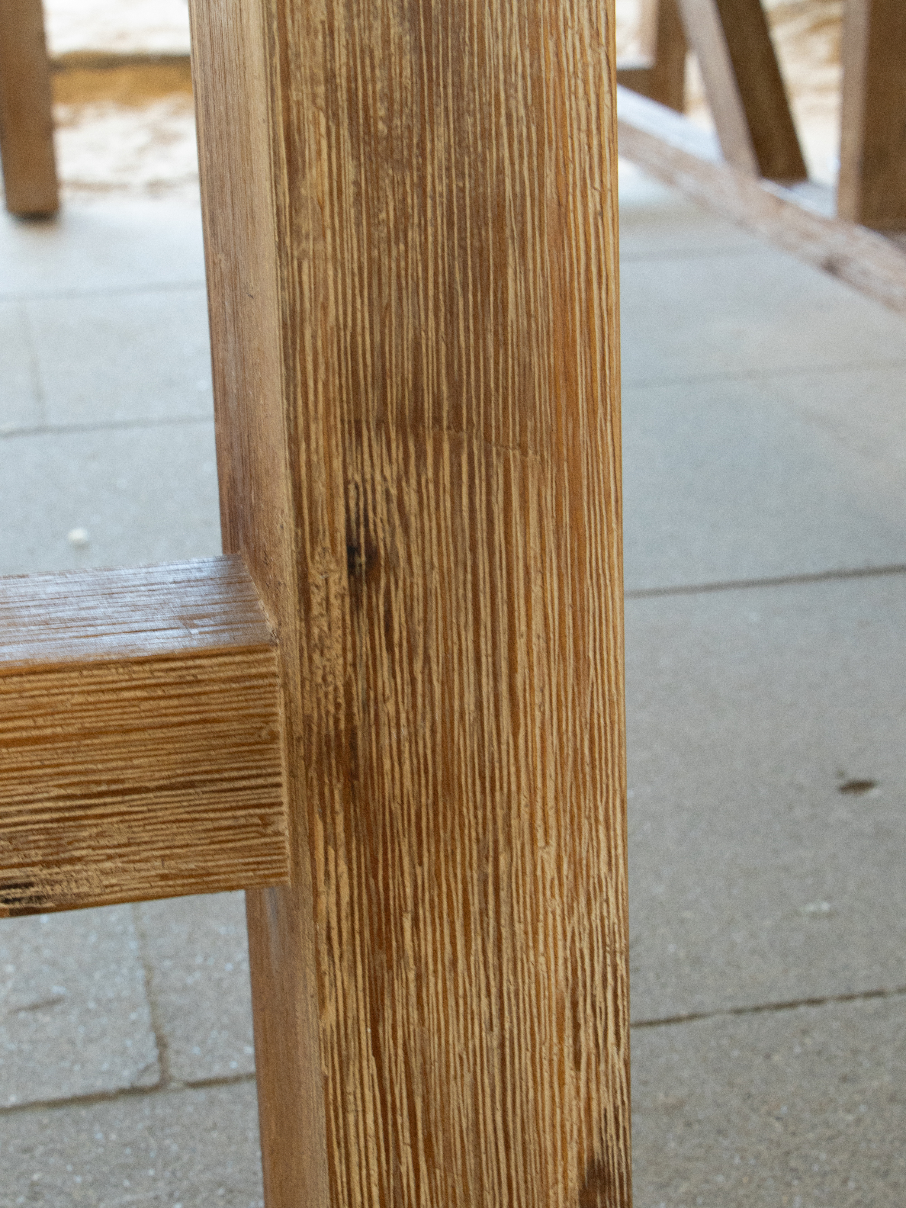 AXI Aaron Garden Set with 2 benches – Acacia wood / Limestone-look