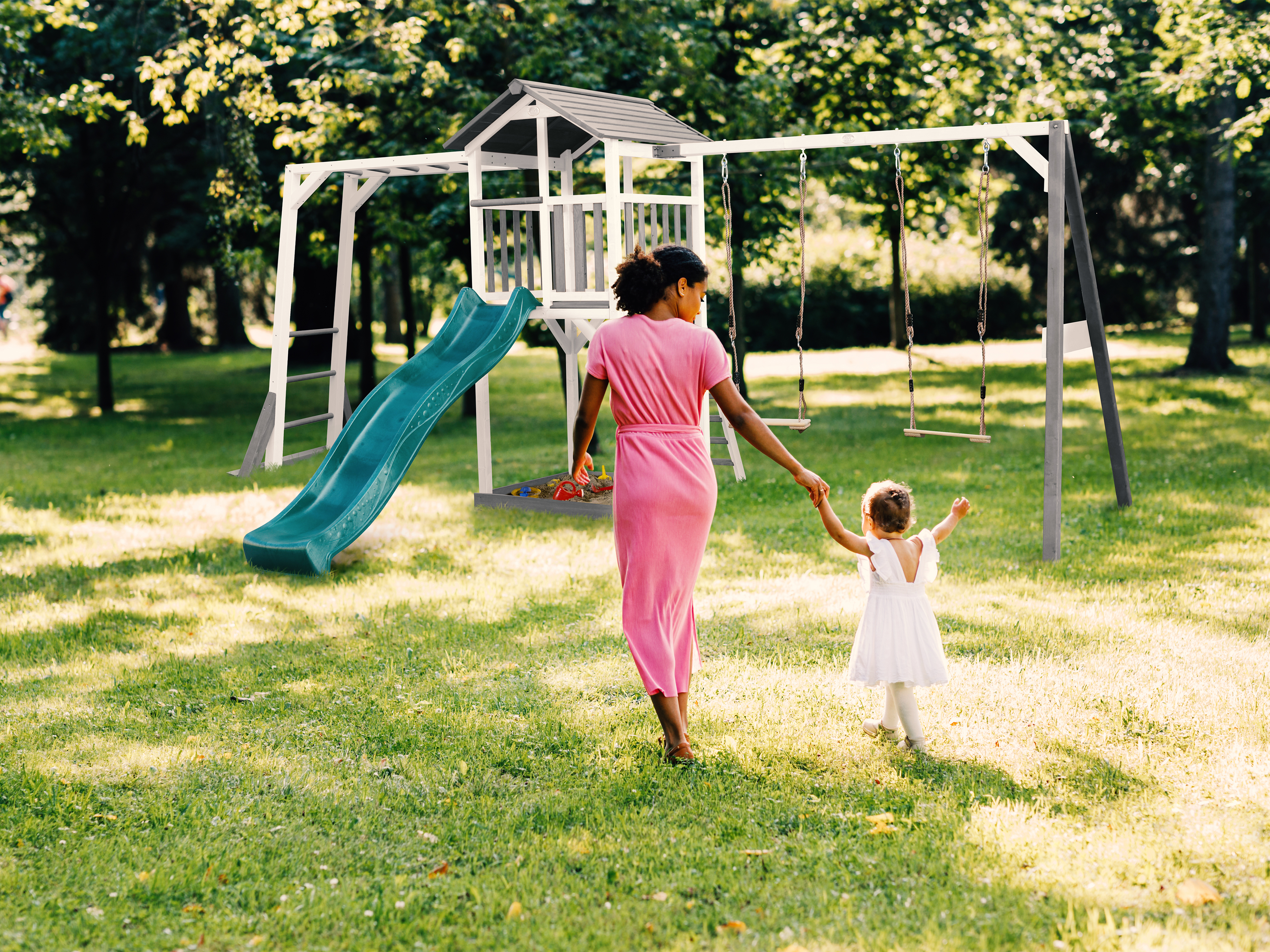 AXI Beach Tower with Climbing Frame and Double Swing Set Grey/White - Green Slide