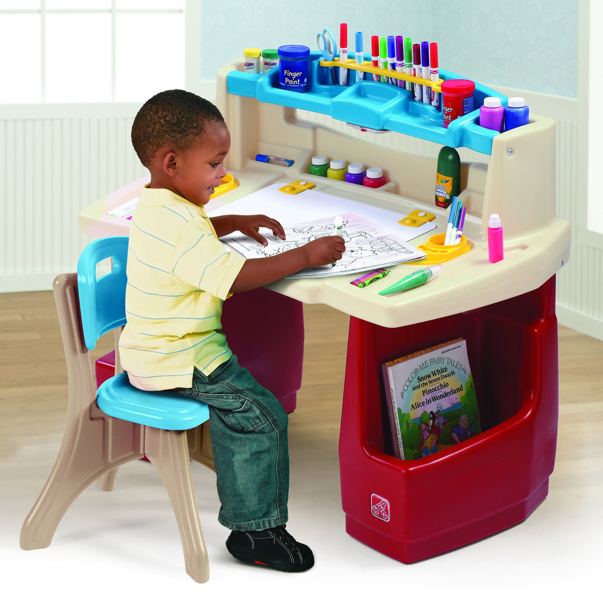 Step2 Deluxe Art Master Desk