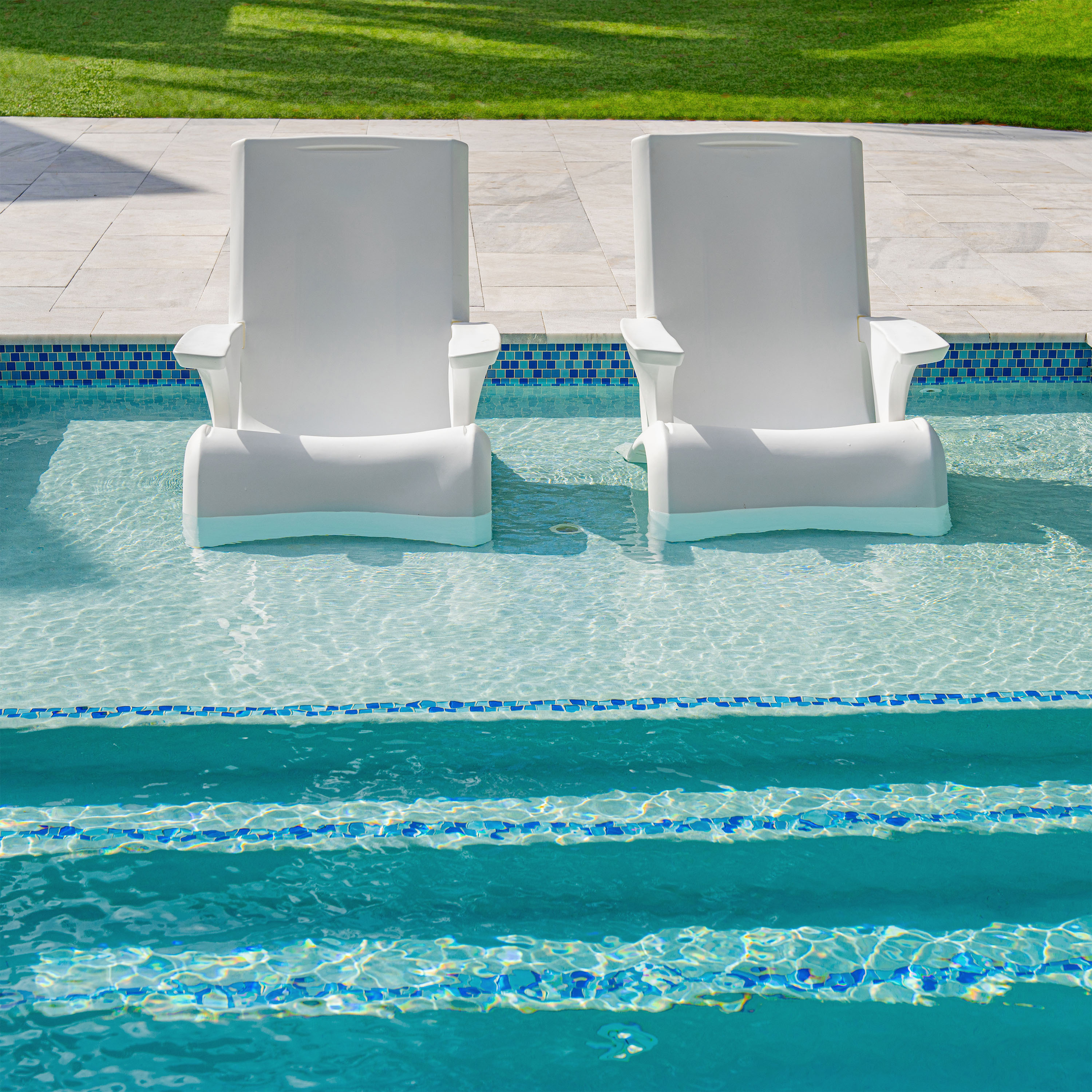 Step2 Vero Adirondack Pool Chair White