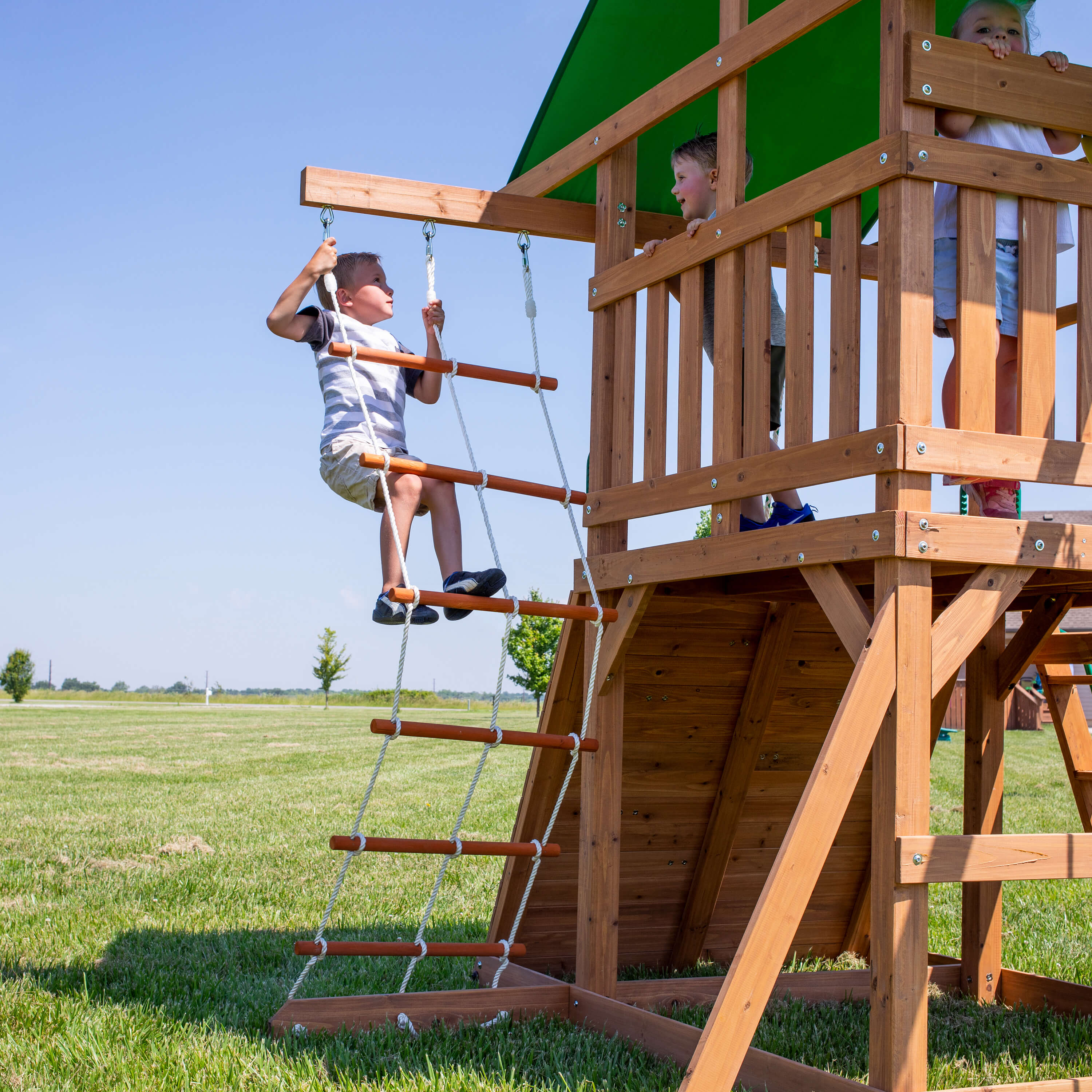 Backyard Discovery Grayson Peak Speeltoren met Schommels. Glijbaan en klimwand