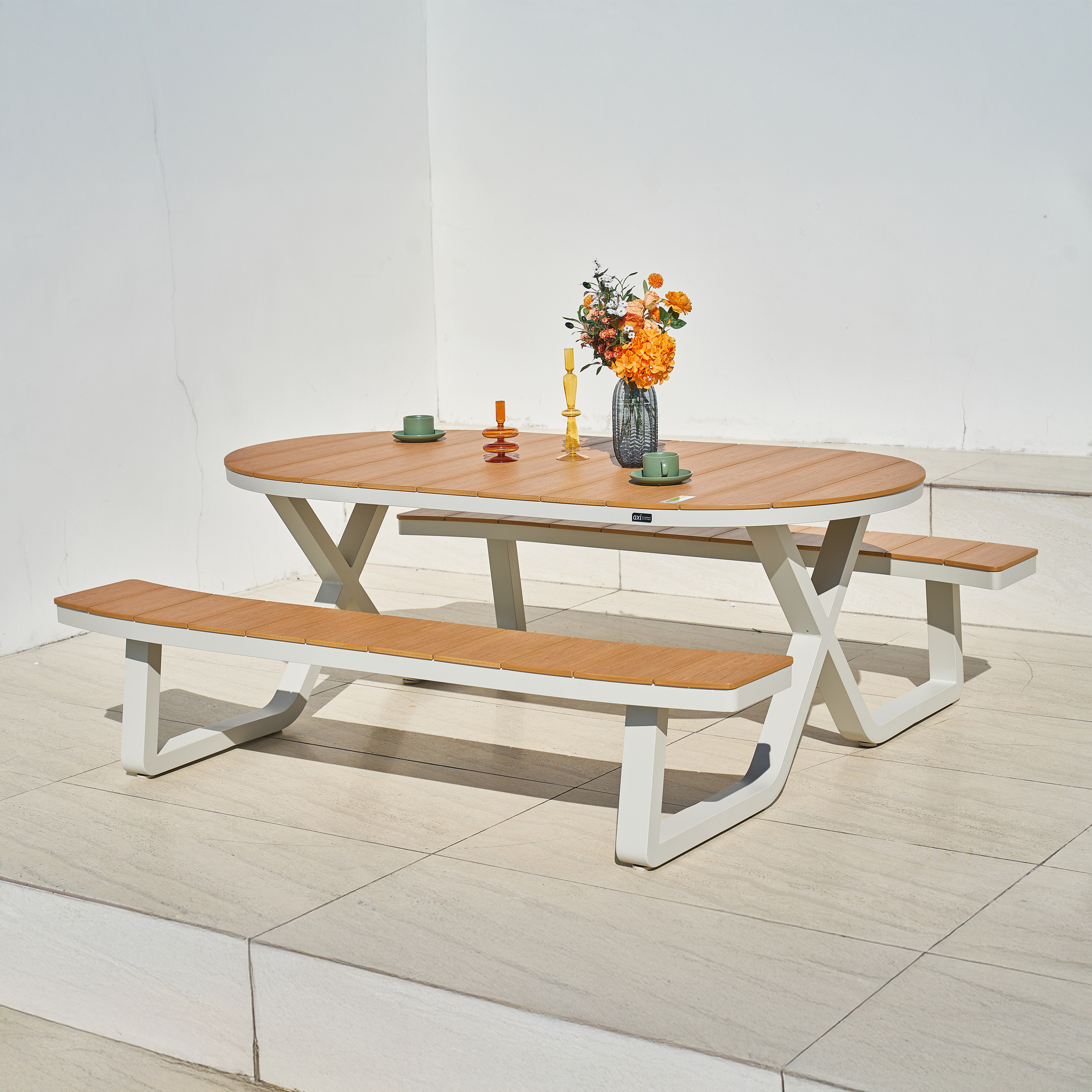 AXI Jax Picnic Table with 2 benches Oval – Sandy Beige/Teak-look Polywood