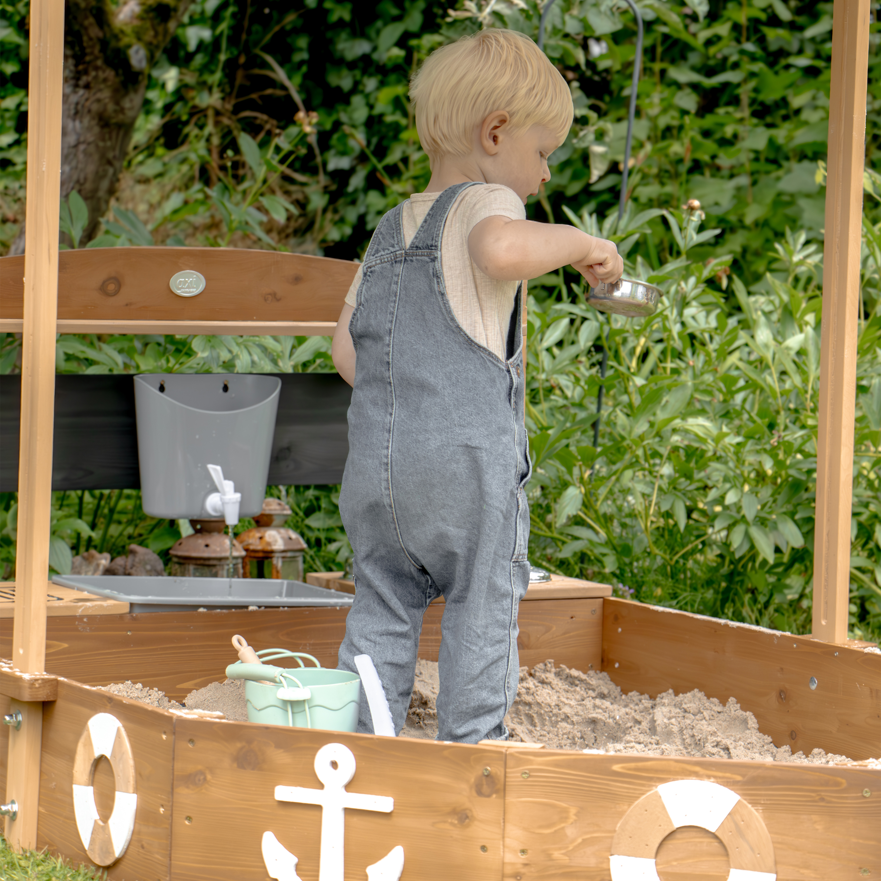 AXI Dora Boat Sandbox with Play Kitchen and Roof 160 x 100 cm Brown/Anthracite-8720365066375 AXI Dora Boat Sandbox with Play Kitchen and Roof 160 x 100 cm Brown/Anthracite