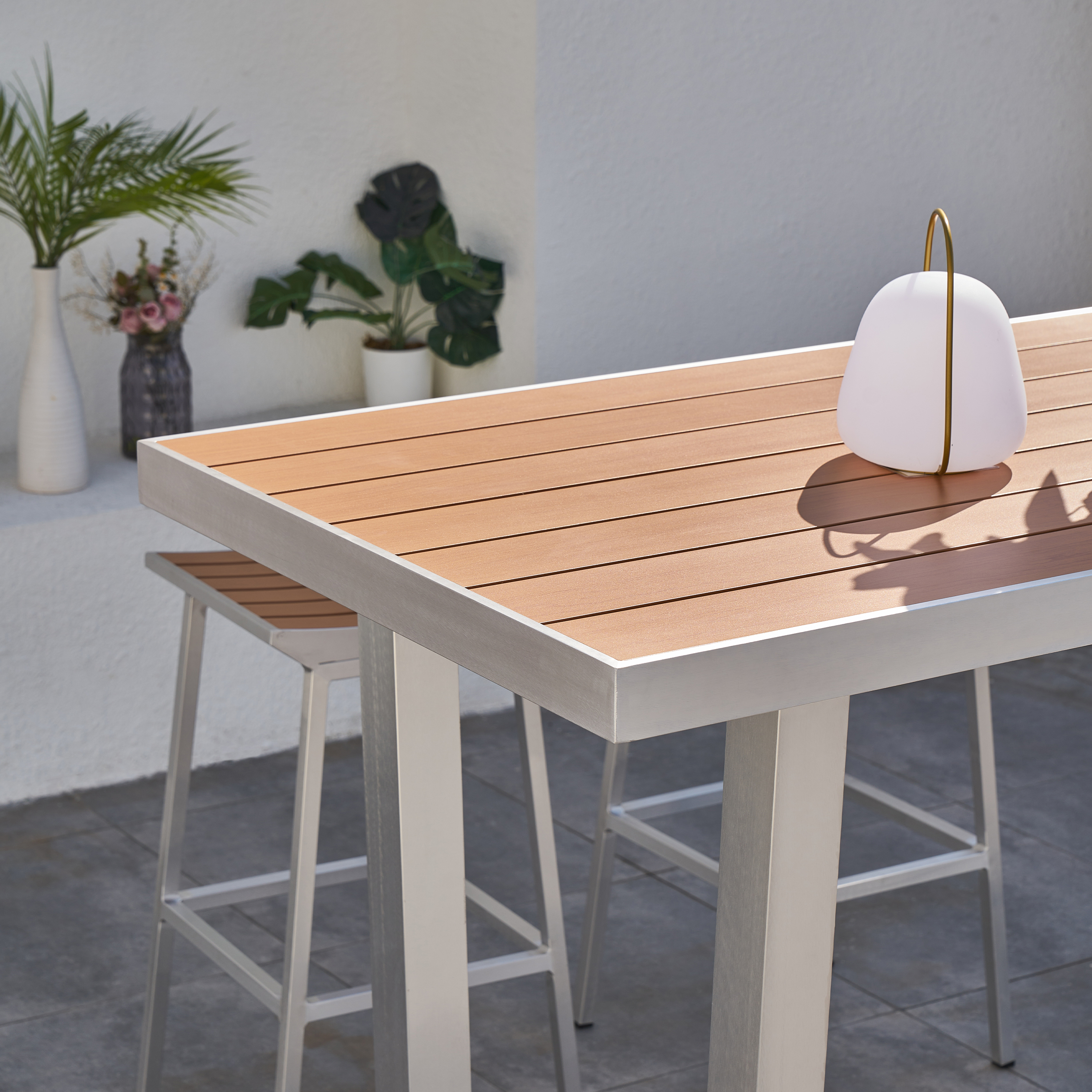 AXI James Barset met 4 barkrukken Aluminium/hout-look-8720365061257 AXI James Barset met 4 barkrukken Aluminium/hout-look