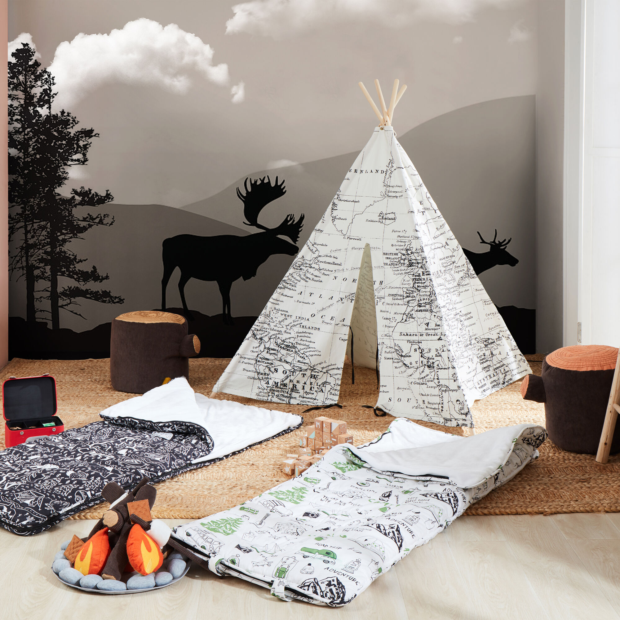 Sunny World Map Teepee Tent Black/white