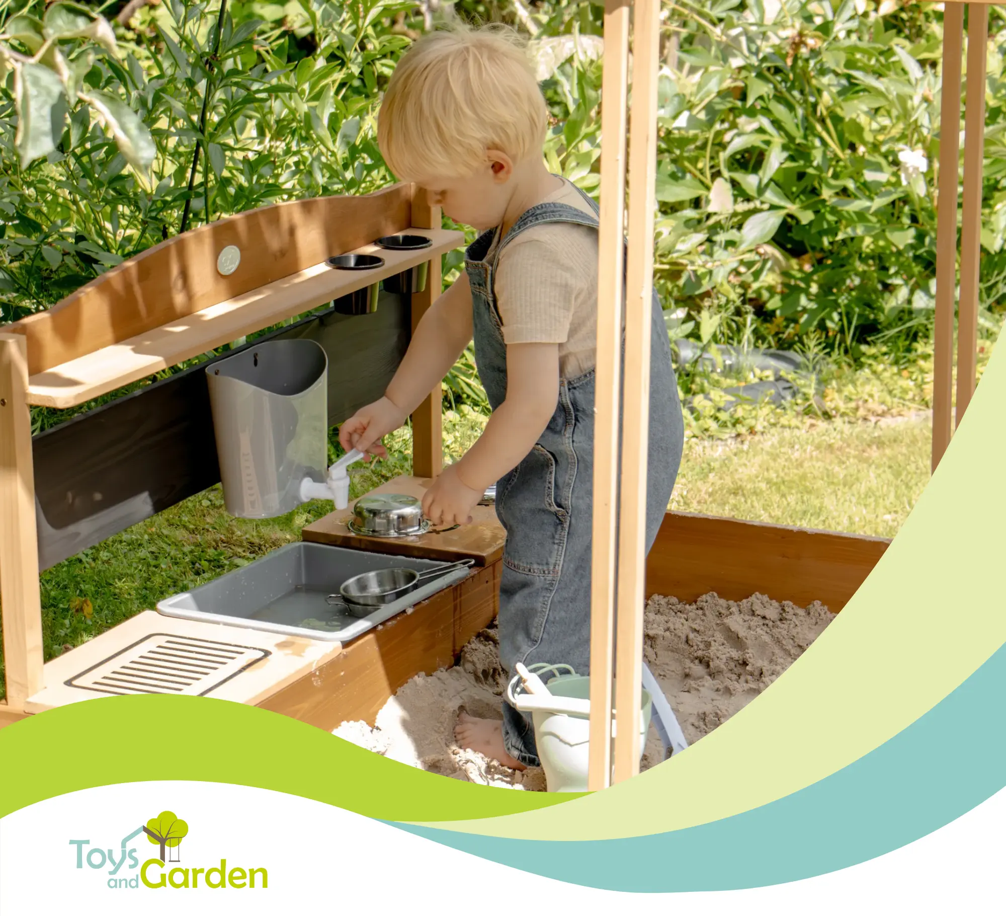 Från lerigt utekök till miniträdgård – så främjar du hållbarhet genom lek