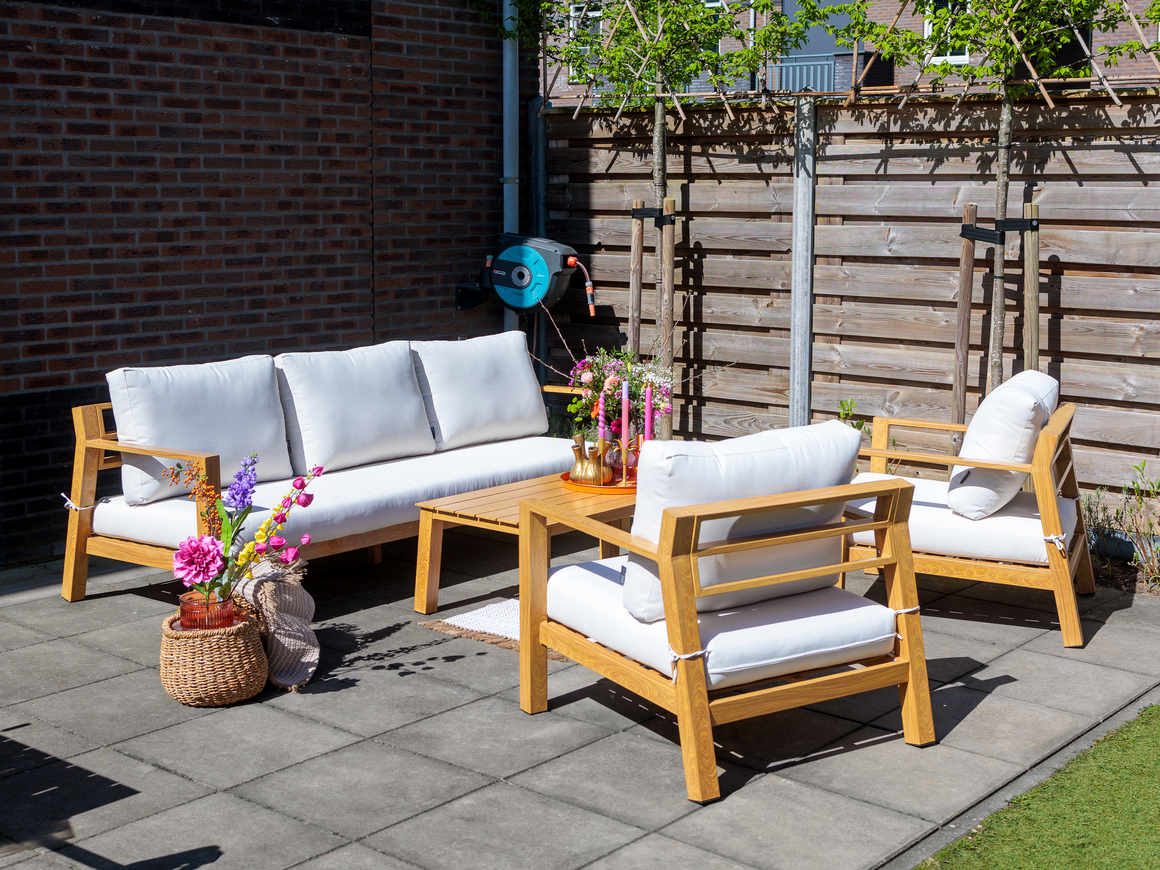 AXI Orla lounge set 4-piece with bench. table and 2 chairs Wood-look/beige-8720365063916 AXI Orla lounge set 4-piece with bench. table and 2 chairs Wood-look/beige