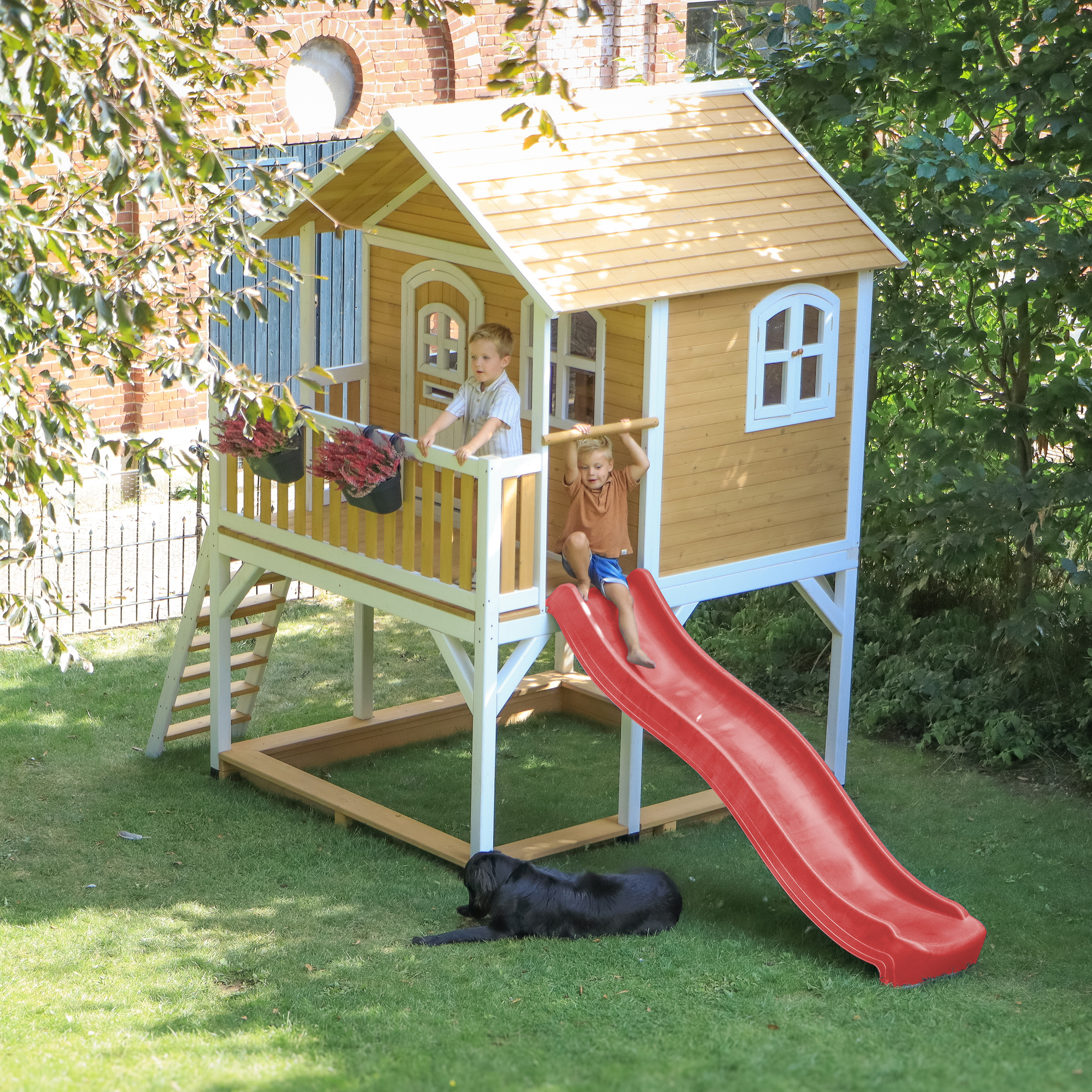 AXI Marc Speelhuis Bruin/wit - Rode glijbaan