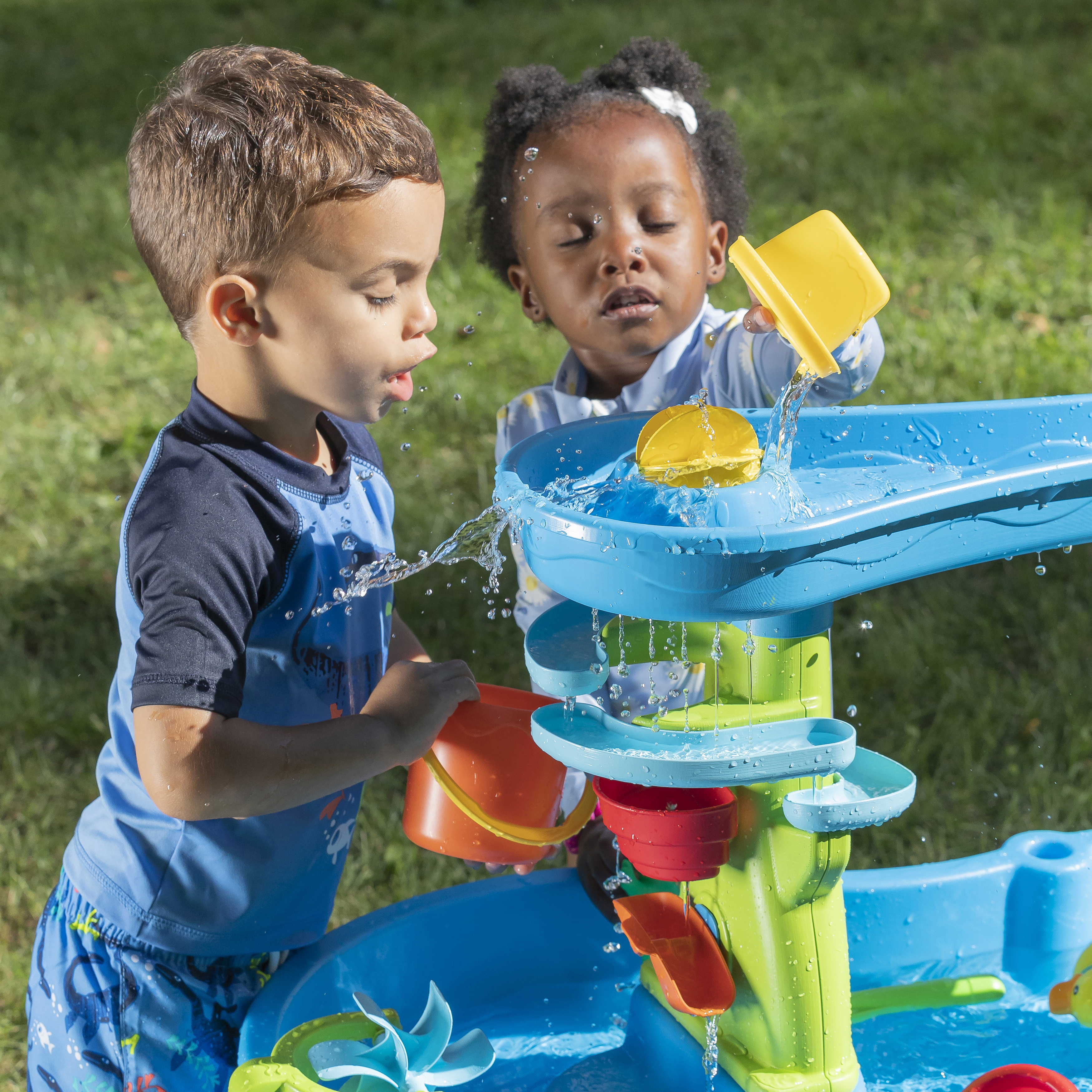 Step2 Double Showers Splash Water Table