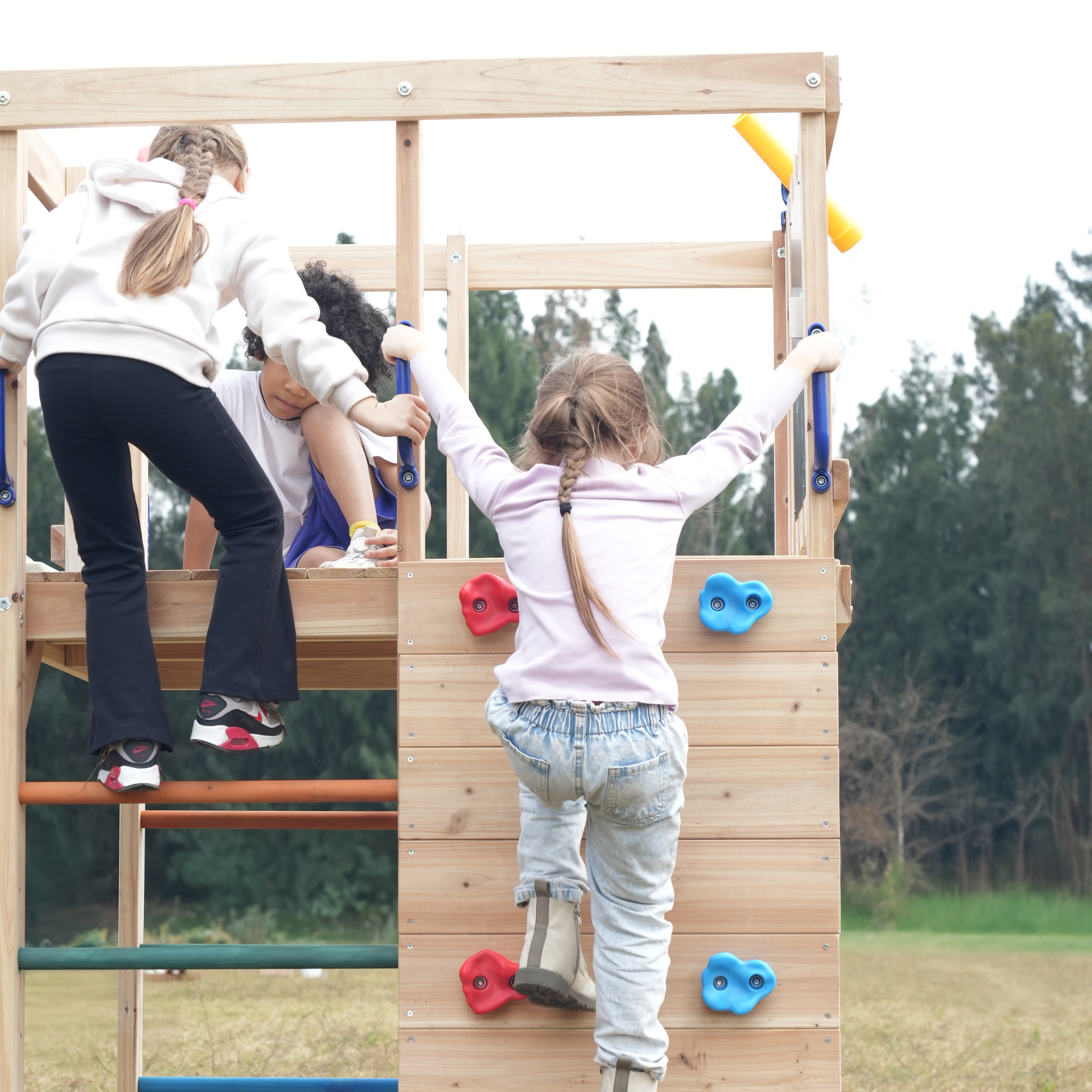 AXI Sam Climbing Frame with Climbing Wall, Climbing Net and Monkey Bars – Grey Slide