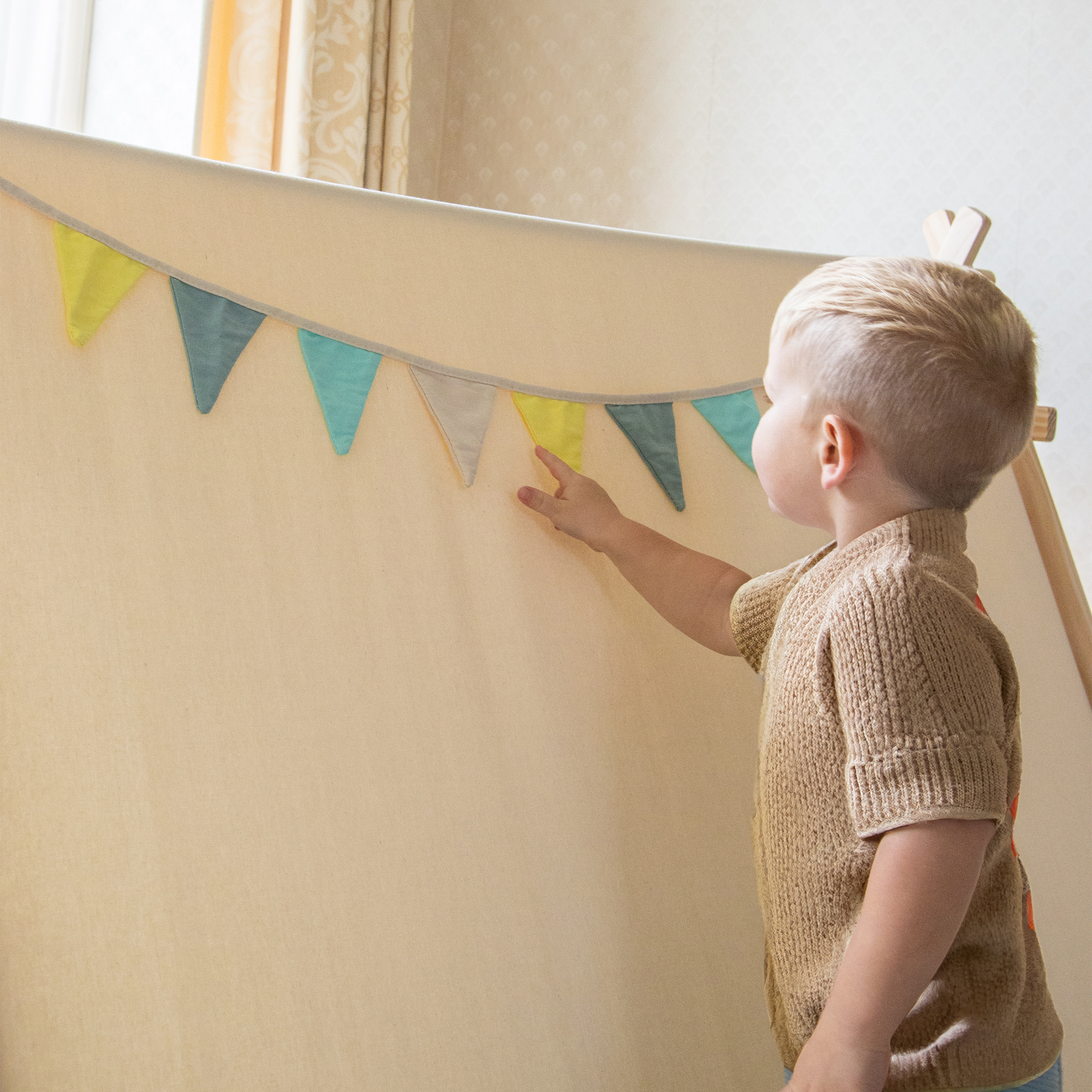 Sienna playtent with flags Cream