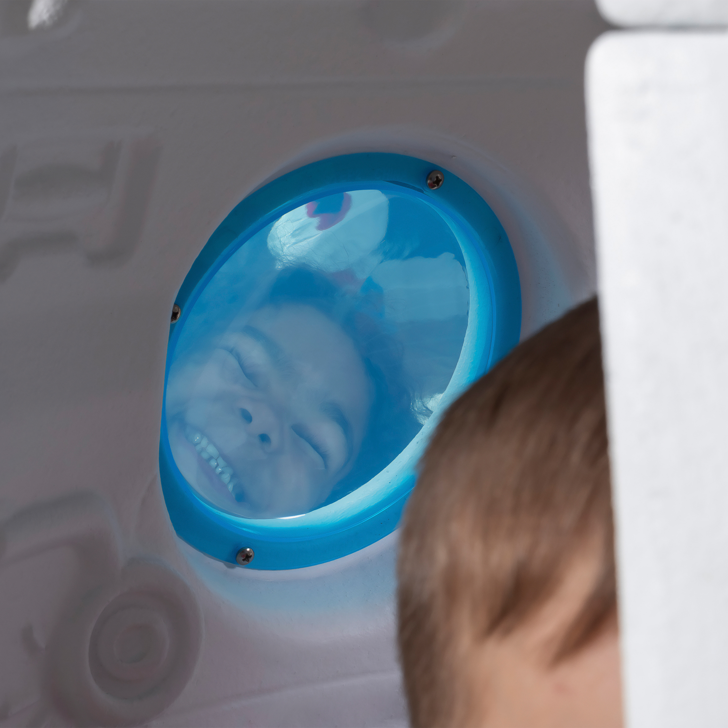 Step2 Space Capsule Swing